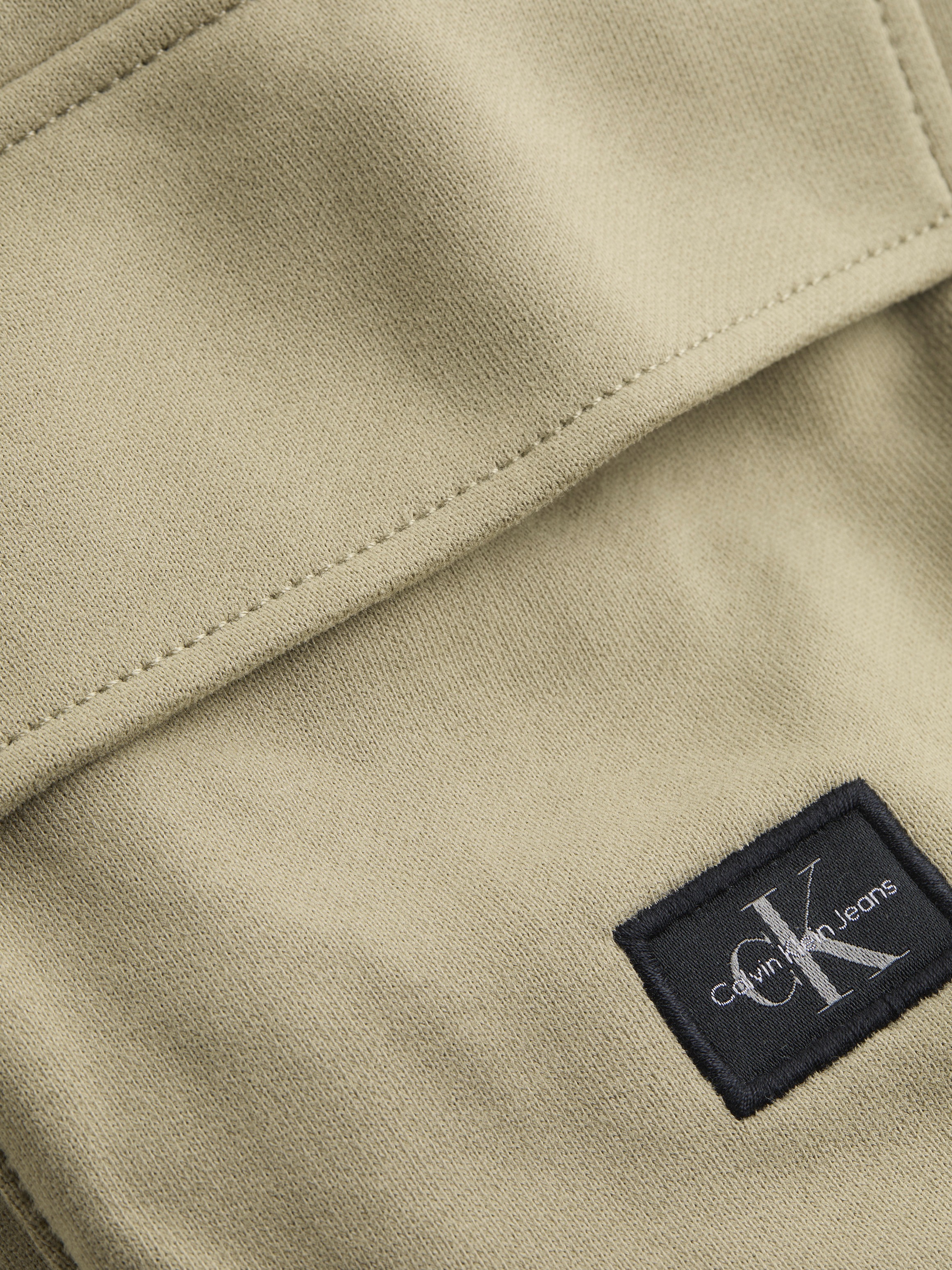 Calvin Klein Jeans Shorts »WOVEN LABEL SHORT«, mit Cargotasche