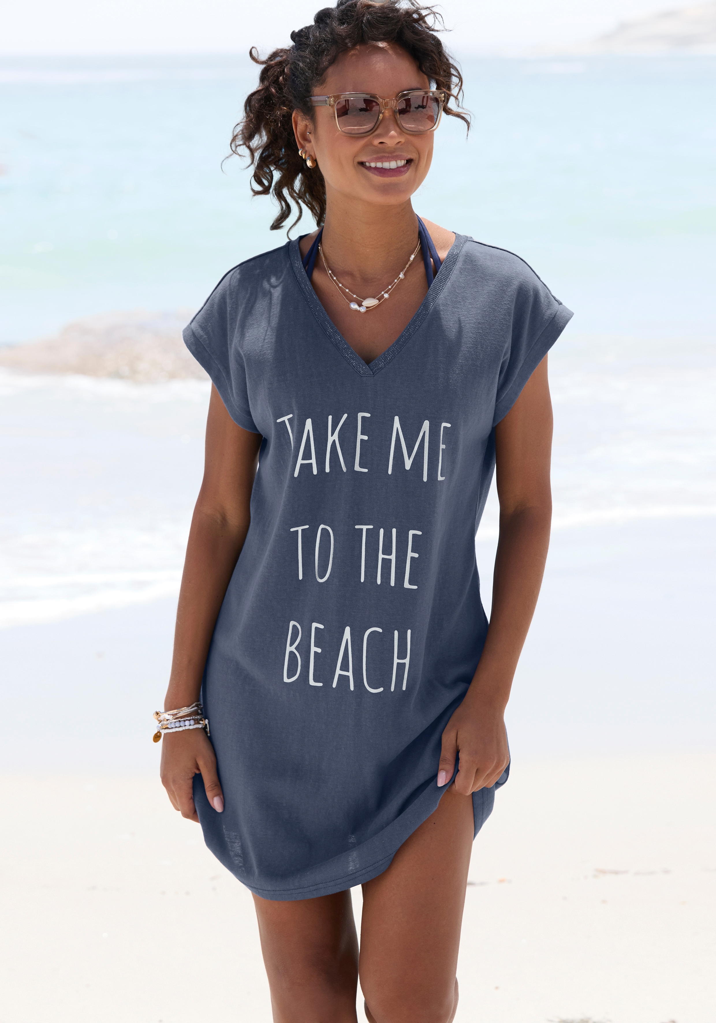 Beachtime by Lascana Longshirt "mit glänzendem Foliendruck vorne, kurzes T-Shirt-Kleid" lockeres Jerseykleid, luftiges Sommerkleid, kurzes Strandkleid