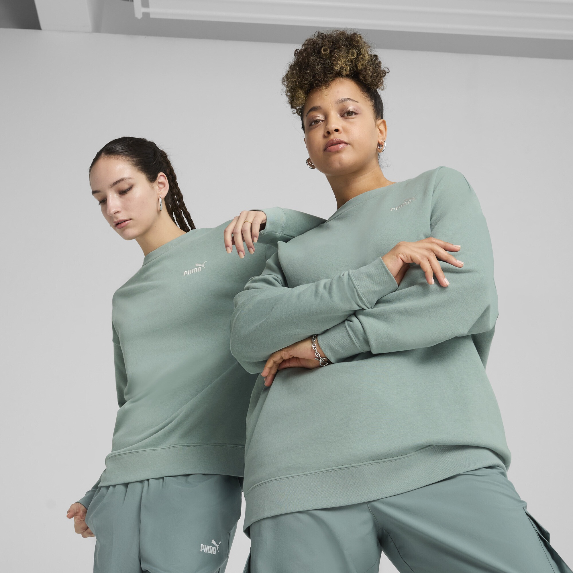 PUMA Sweatshirt »ESS Small No. 1 Logo Relaxed Sweatshirt mit Rundhalsausschnitt«