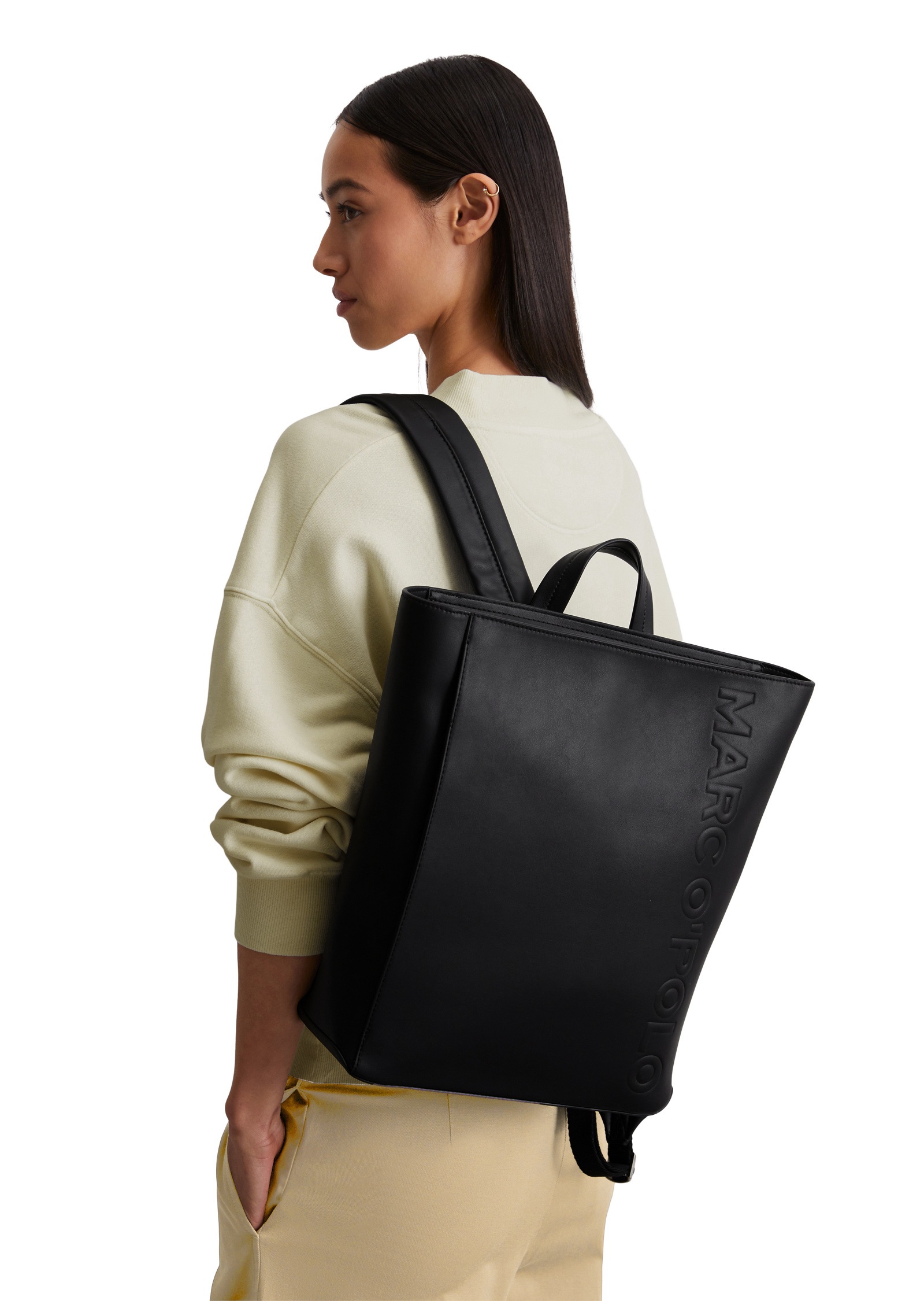 Marc O'Polo Rucksack »aus einer Lederalternative aus recyceltem Polyester«