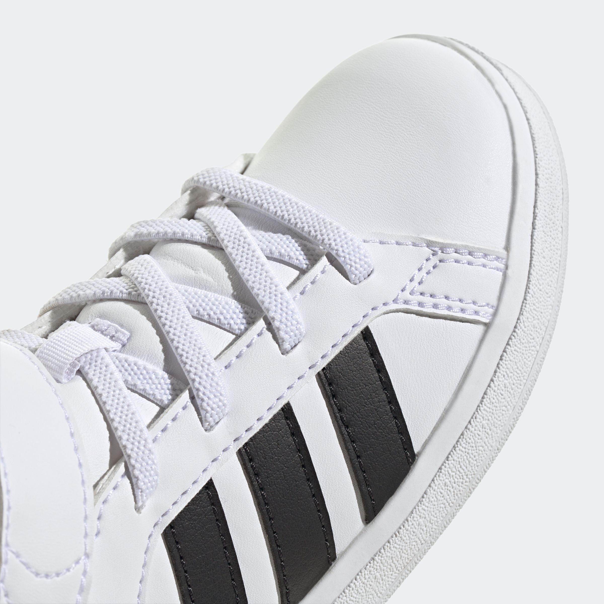 adidas Sportswear Sneaker »GRAND COURT MID KIDS«, Design auf den Spuren des adidas Superstar