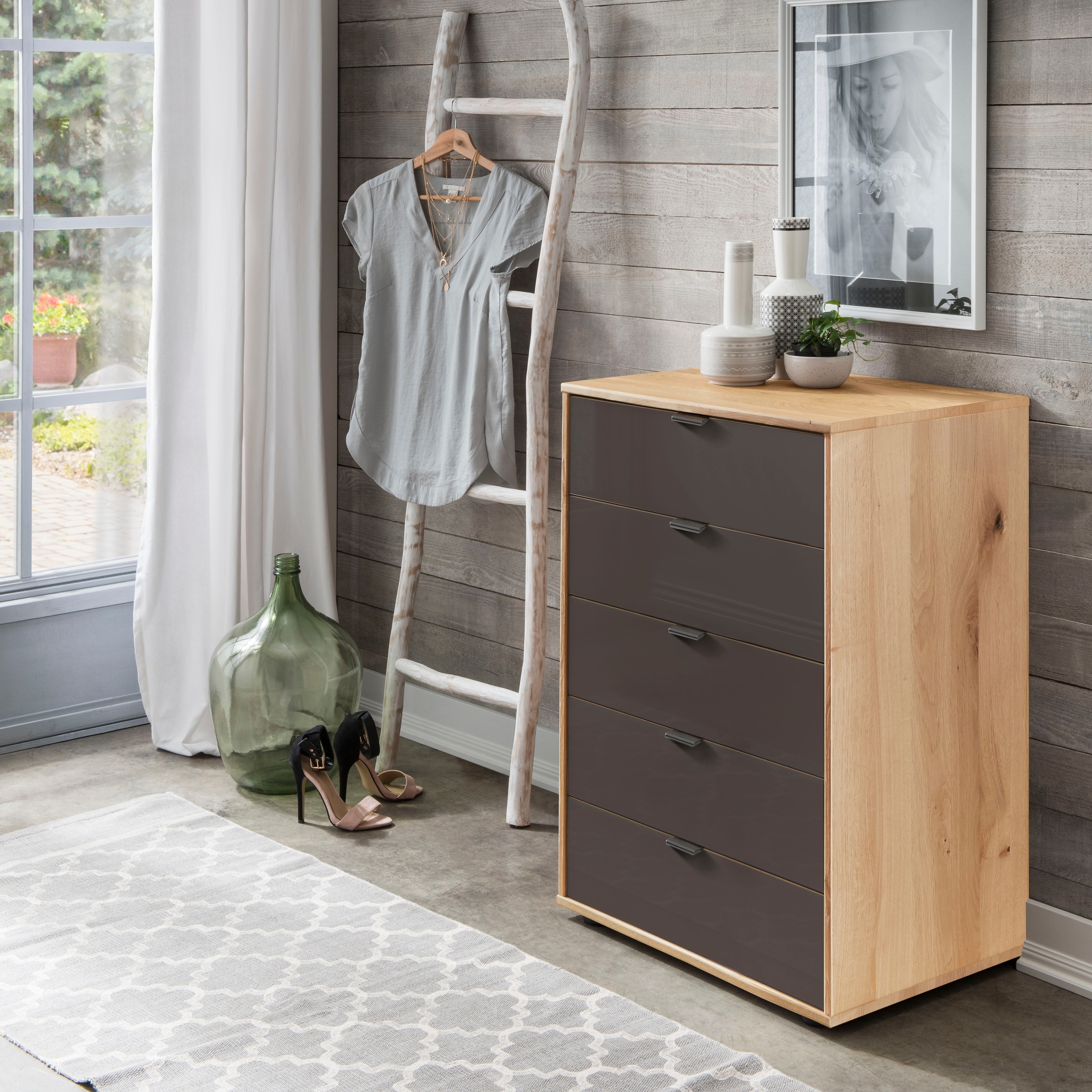 WIEMANN Schubkastenkommode "Cardiff Sideboard, Wäscheschrank, teilmassiv Bianco-Eiche, Schubladen" Glas- oder Massivholzfront, verschiedene Breiten, MADE IN GERMANY, Schubkästen inklusive Selbsteinzug und Dämpfung