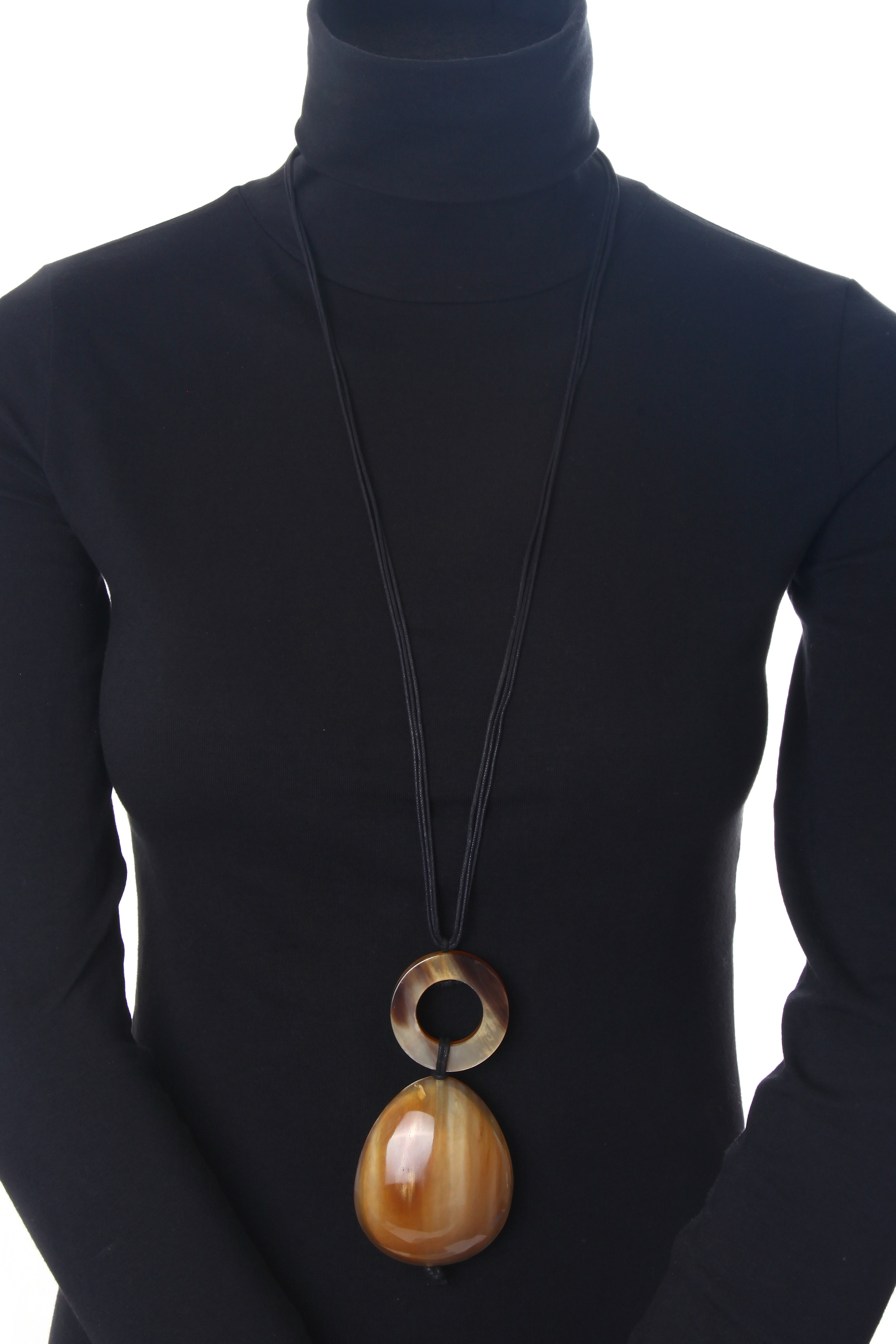 COLLEZIONE ALESSANDRO Lange Kette »Freda«, tropfenförmiger Hornanhänger