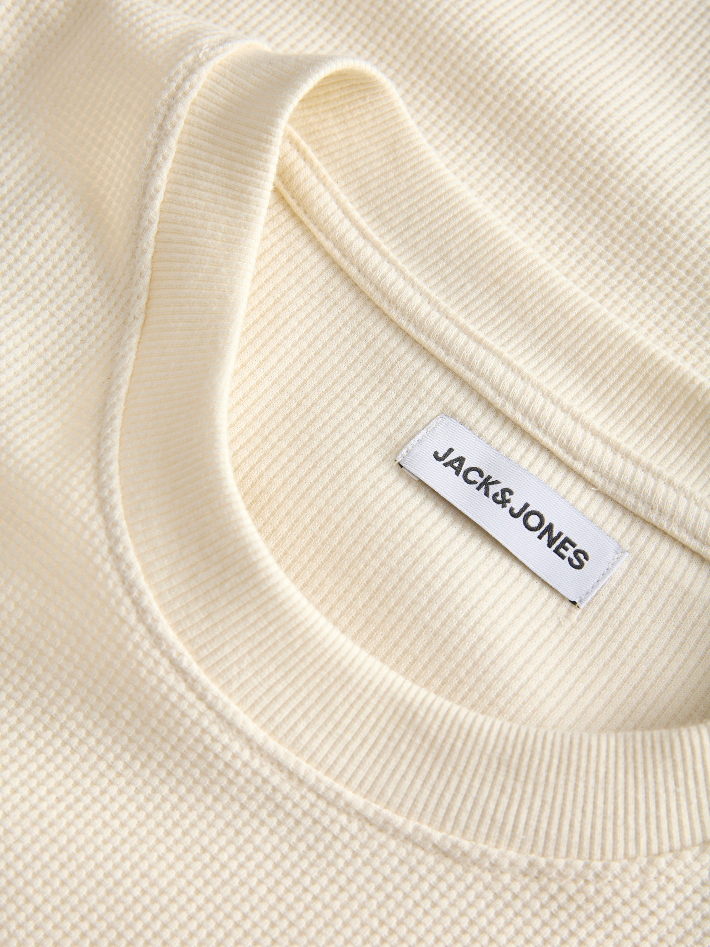 Jack & Jones T-Shirt »JJEAUSTIN TEE SS NOOS«, mit Markenlabel
