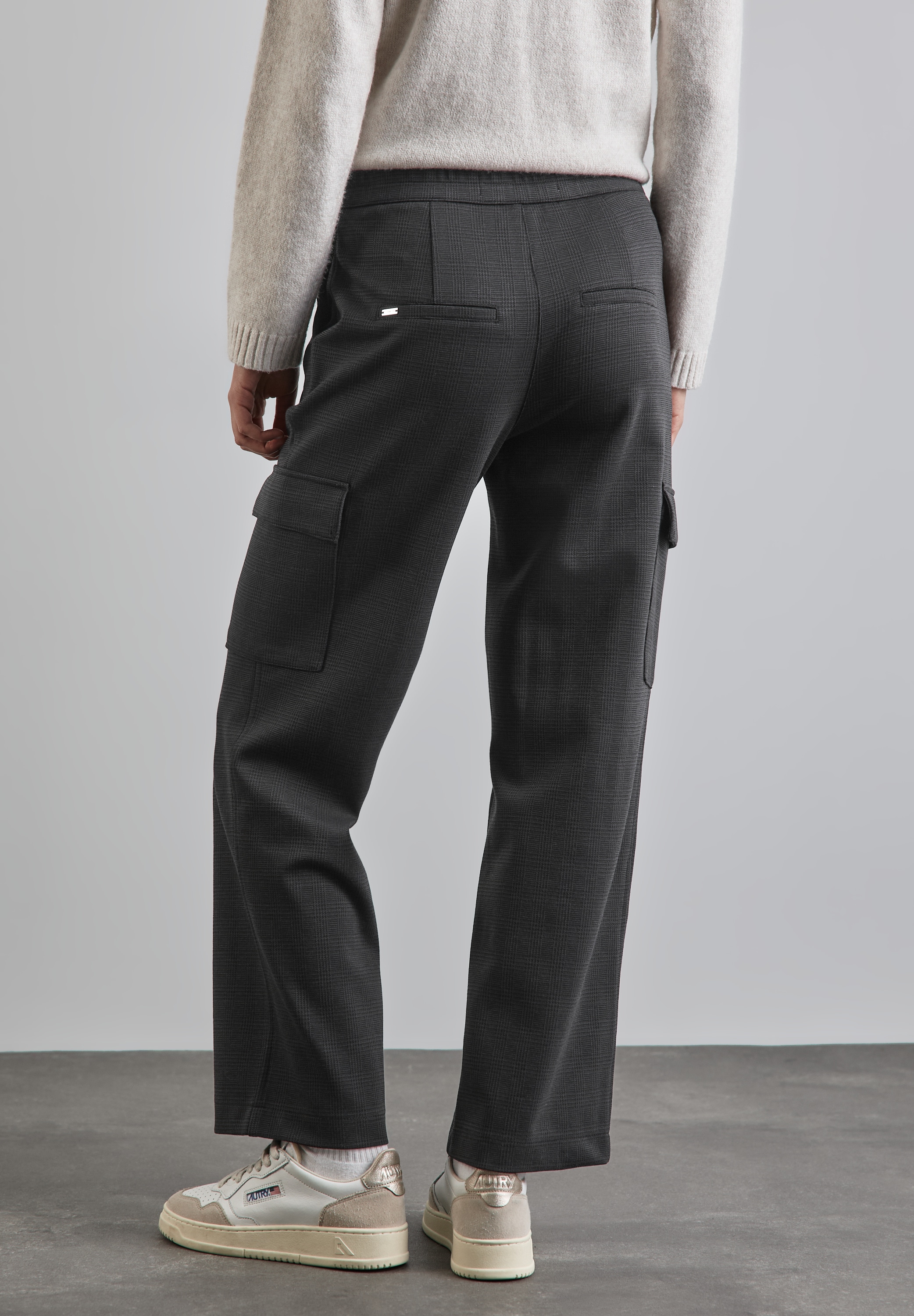 STREET ONE Cargohose, im elastischen Materialmix