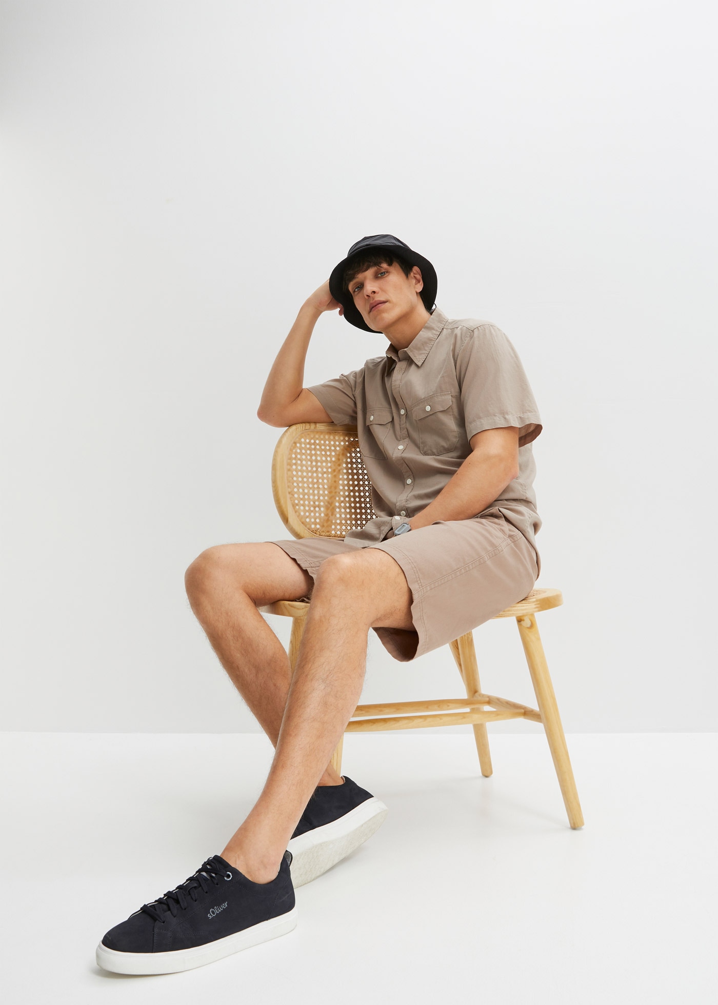 bonprix Kurzarmhemd »Kurzarmhemd aus reiner Baumwolle« Regular Fit, aus Baumwolle, mit Brusttaschen, Kentkragen
