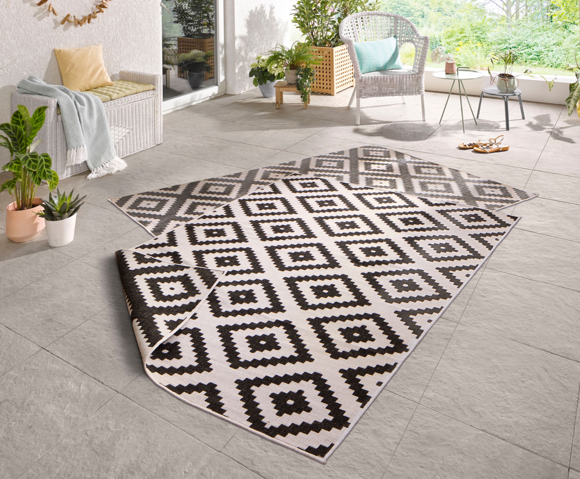 Teppich HANSE HOME "Malta Wendeteppich" Gr. 3, schwarz (schwarz, creme), B:120cm H:5mm L:170cm, Kunstfaser, Teppiche, Teppich, In-& Outdoor, Wetterfest, Balkon, Terrasse, Raute, Läufer, Wohnzimmer