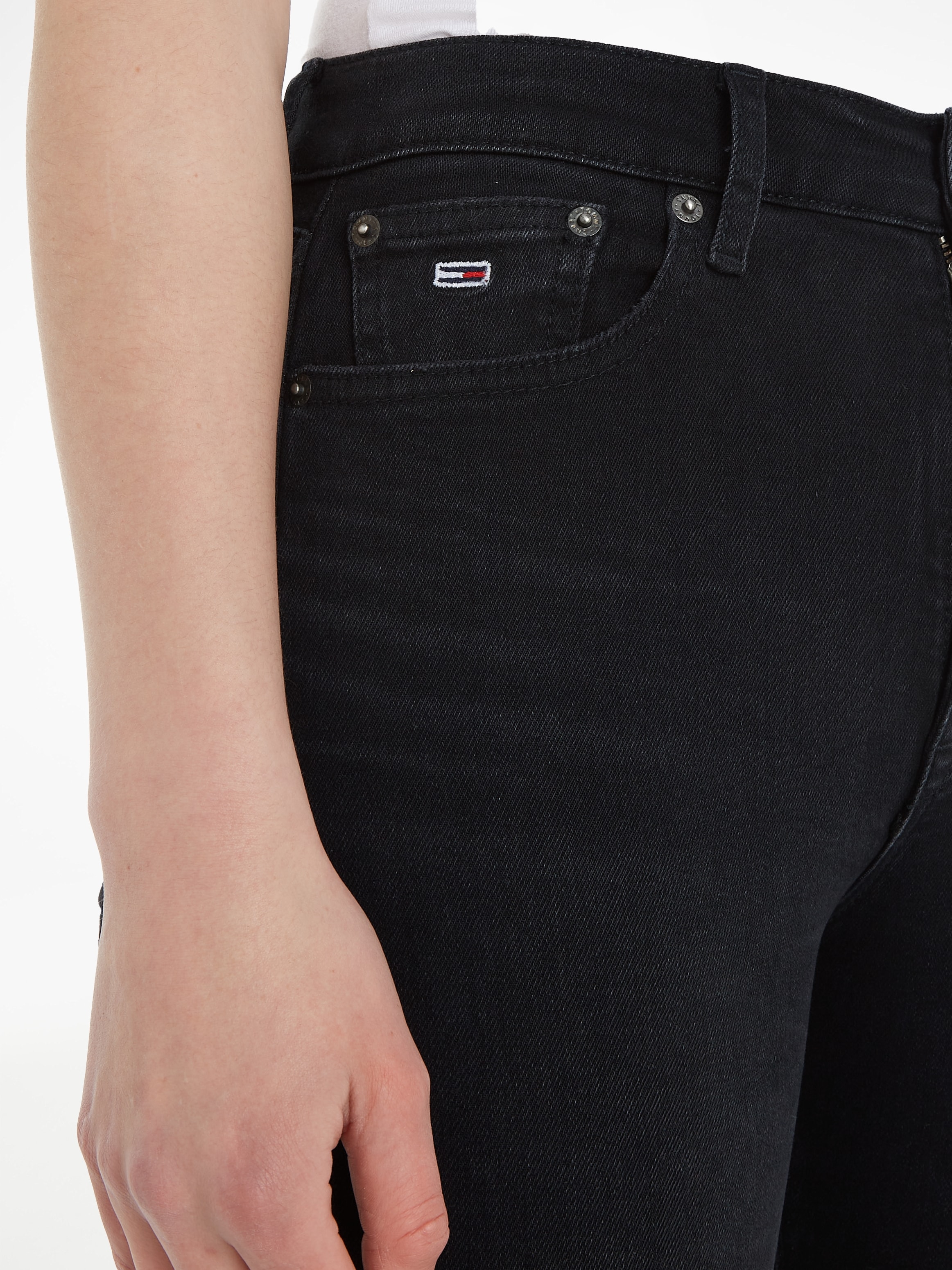 Tommy Jeans kaufen CG4«, SYLVIA BAUR »Jeans Skinny-fit-Jeans Logobadge | mit Labelflags HR SSKN und für