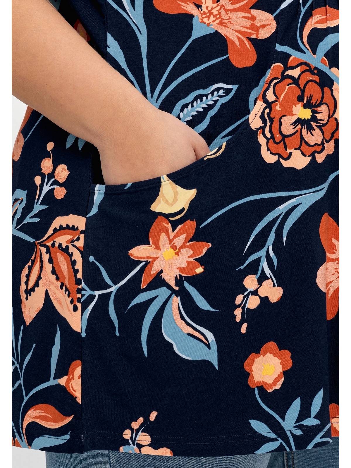 sheego by Joe Browns Rundhalsshirt »Große Größen«, mit Blumendruck, in  leichter A-Linie für kaufen | BAUR | T-Shirts