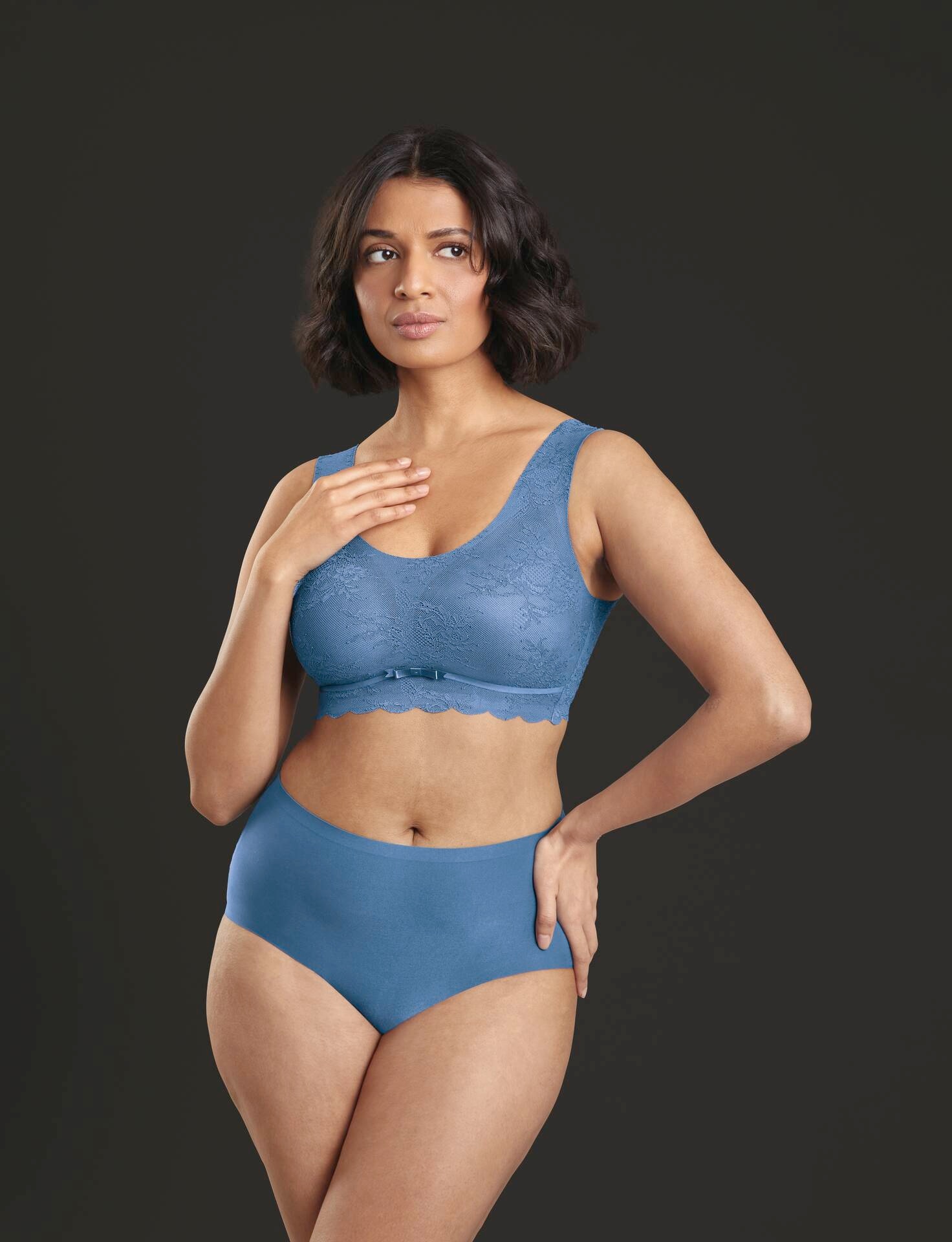Anita since 1886 Bralette »Essentials Lace«, florale Spitze, herausnehmbare Schaumcups, zartes Seidenband