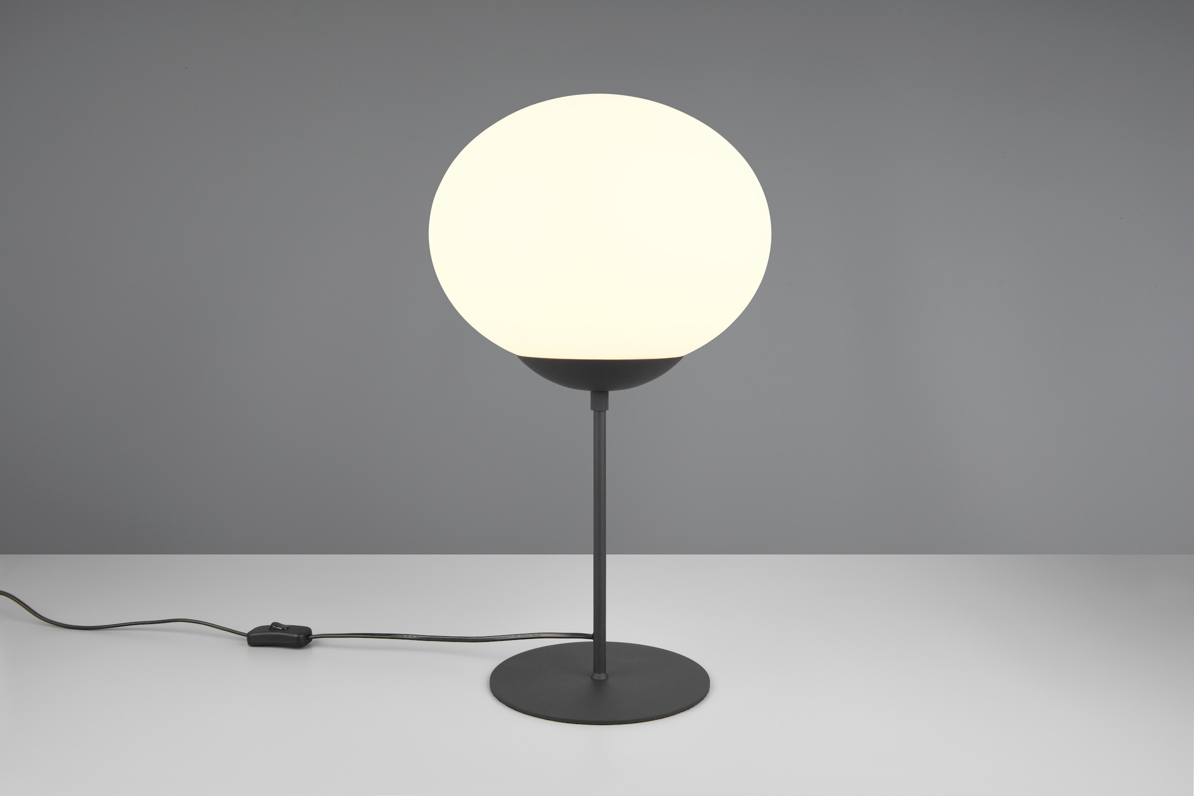 TRIO Leuchten Tischleuchte »FOMENTO, Tischlampe mit Glasschirm Ø 30cm, exkl 1x E27 max 40W« E27 1 Stk. warmweiß - kaltweiß Tischleuchte Metall mit Glas Lampenschirm, Glas opalweiß Höhe 52cm