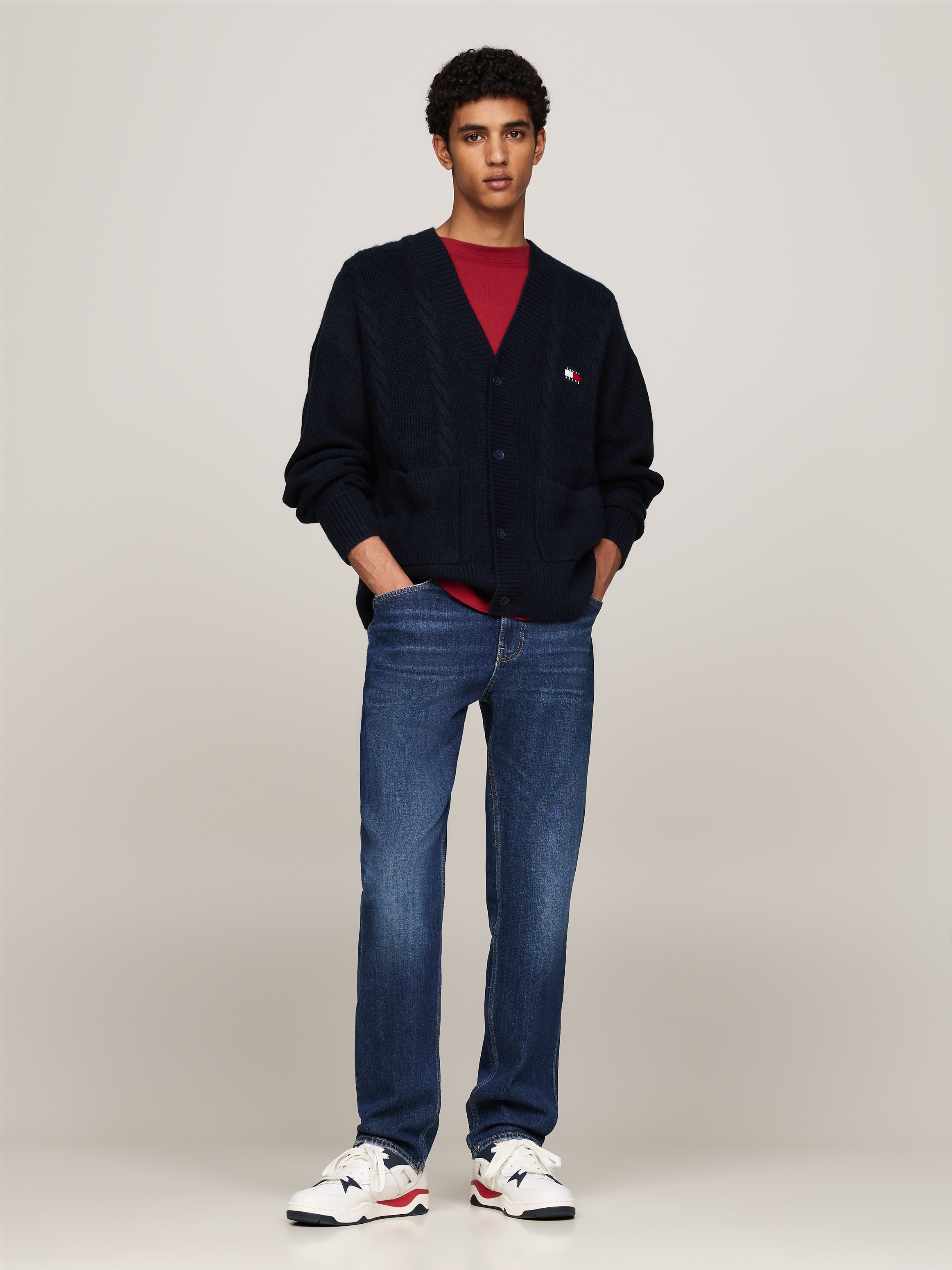 Tommy Jeans Regular-fit-Jeans »RYAN RGLR STRGHT«, mit Logoprägung