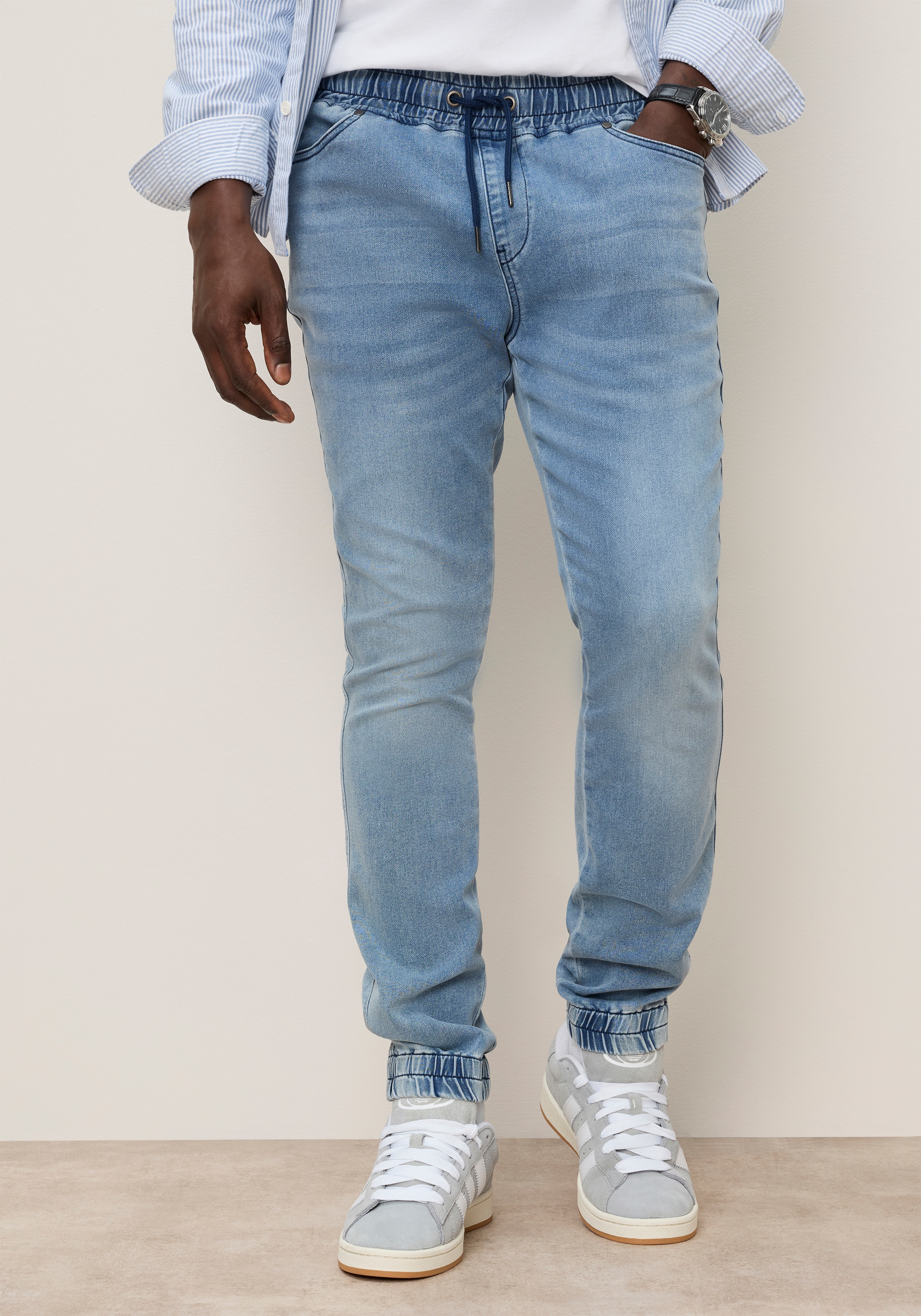 DELMAO mit Eingrifftaschen und Gesäßtaschen, Comfort Fit, gerader Beinverlauf