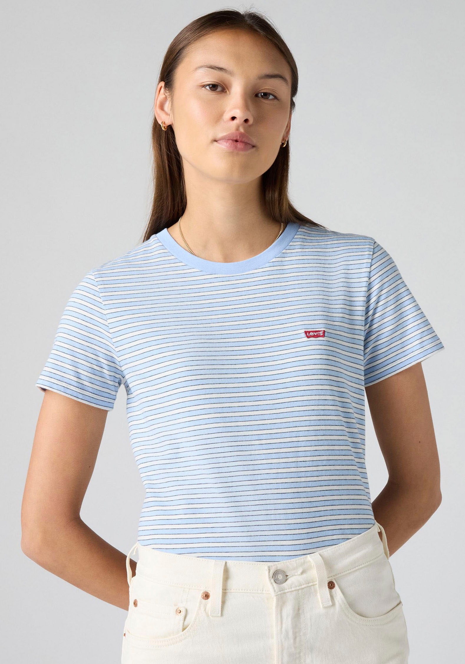 Thumbnail - Levis T-Shirt "PERFECT TEE" mit kleiner Logo-Stickerei