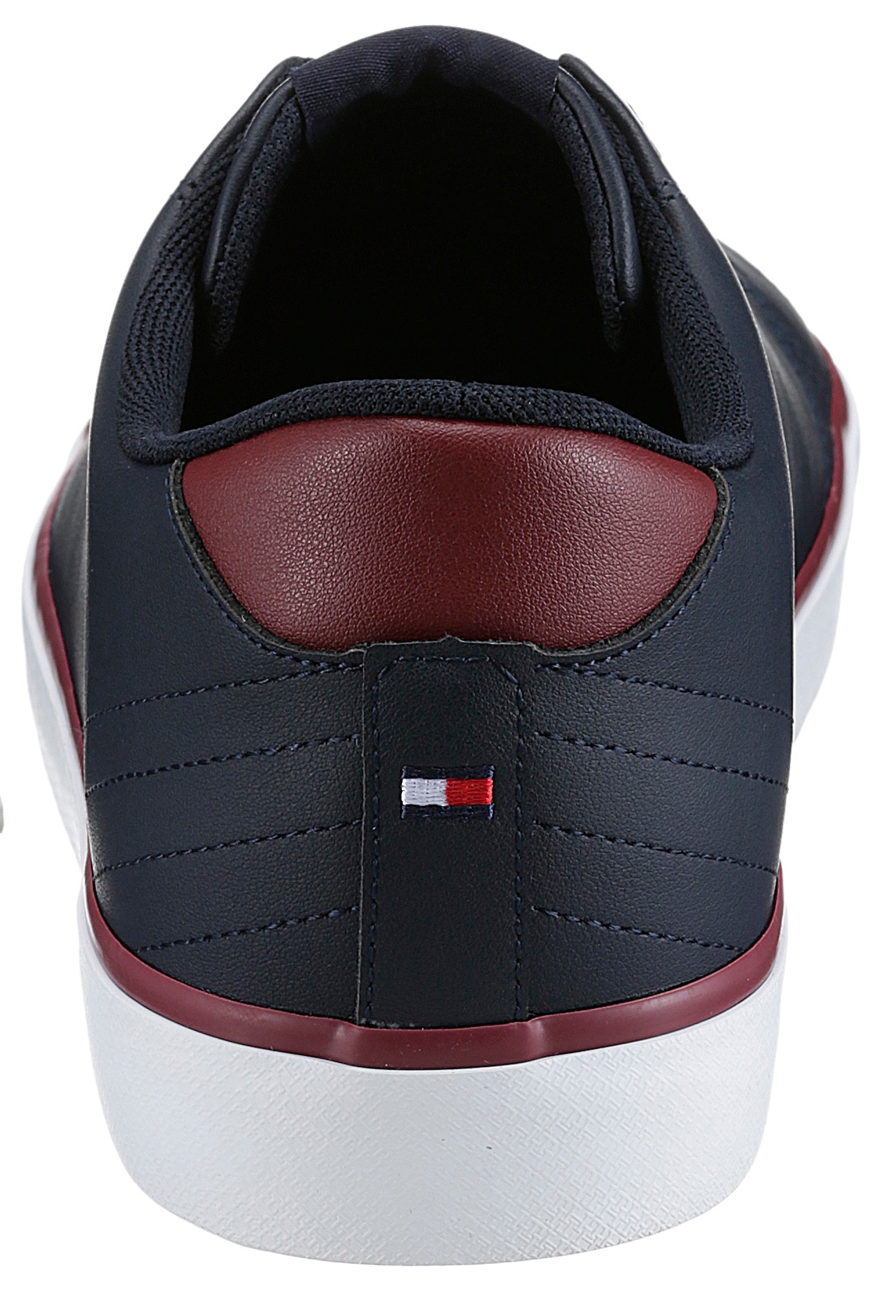 Tommy Hilfiger Sneaker »TH HI VULC CORE LOW LEATHER«, mit dezenten Kontrastelementen