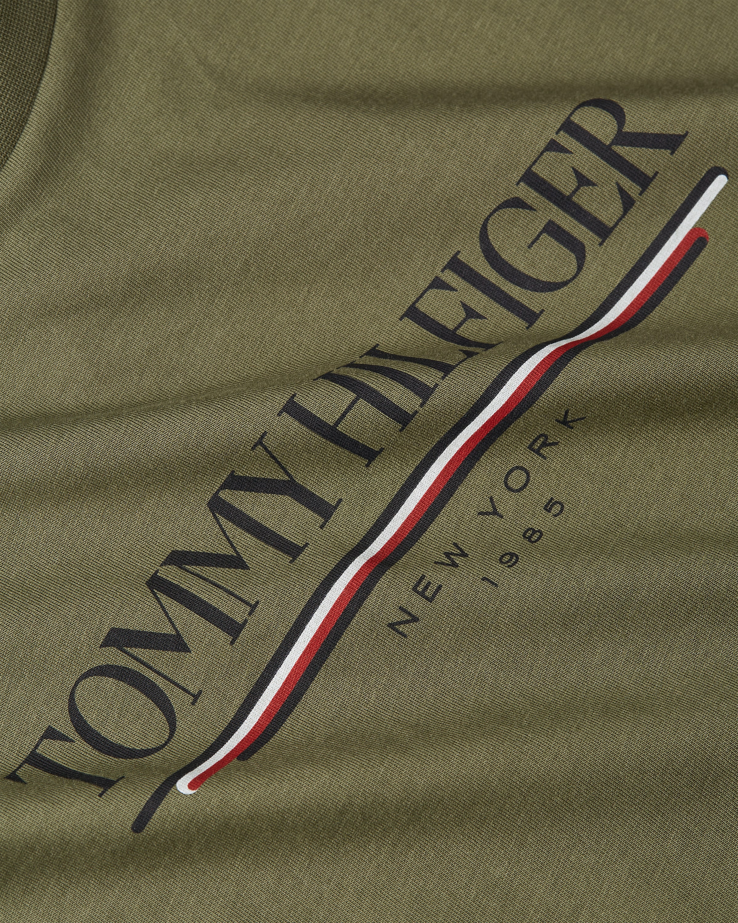 Tommy Hilfiger T-Shirt »BRAND LOVE HILFIGER TEE«