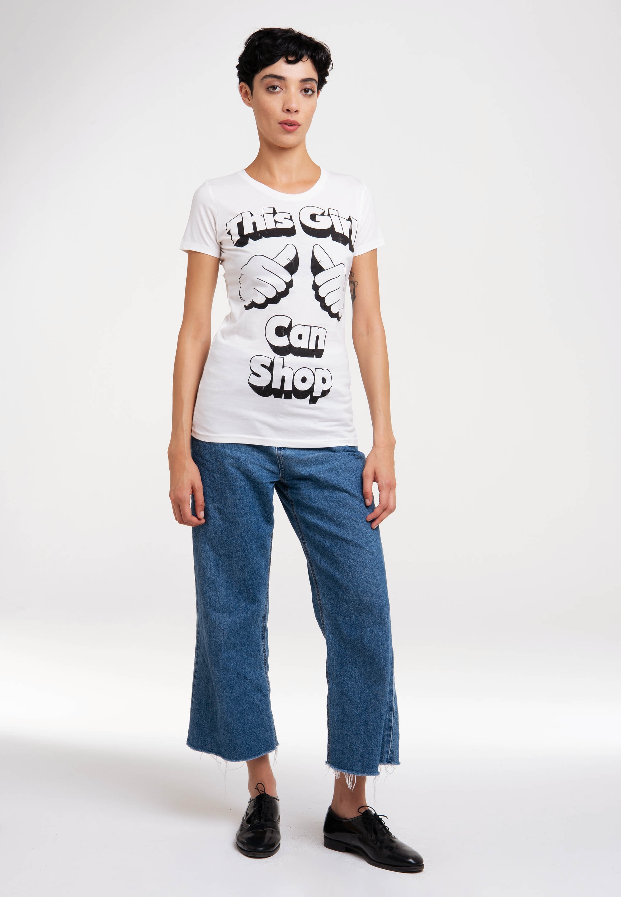 LOGOSHIRT T-Shirt »This Girl Can Shop«, mit witzigem Statement-Print