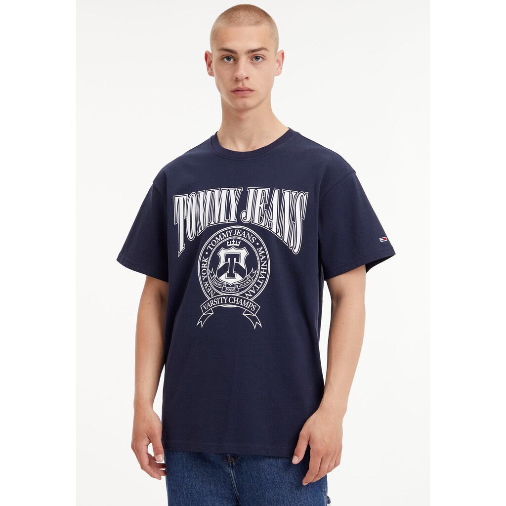 Tommy Jeans T-Shirt »TJM RLXD VARSITY LOGO TEE«, mit Logodruck