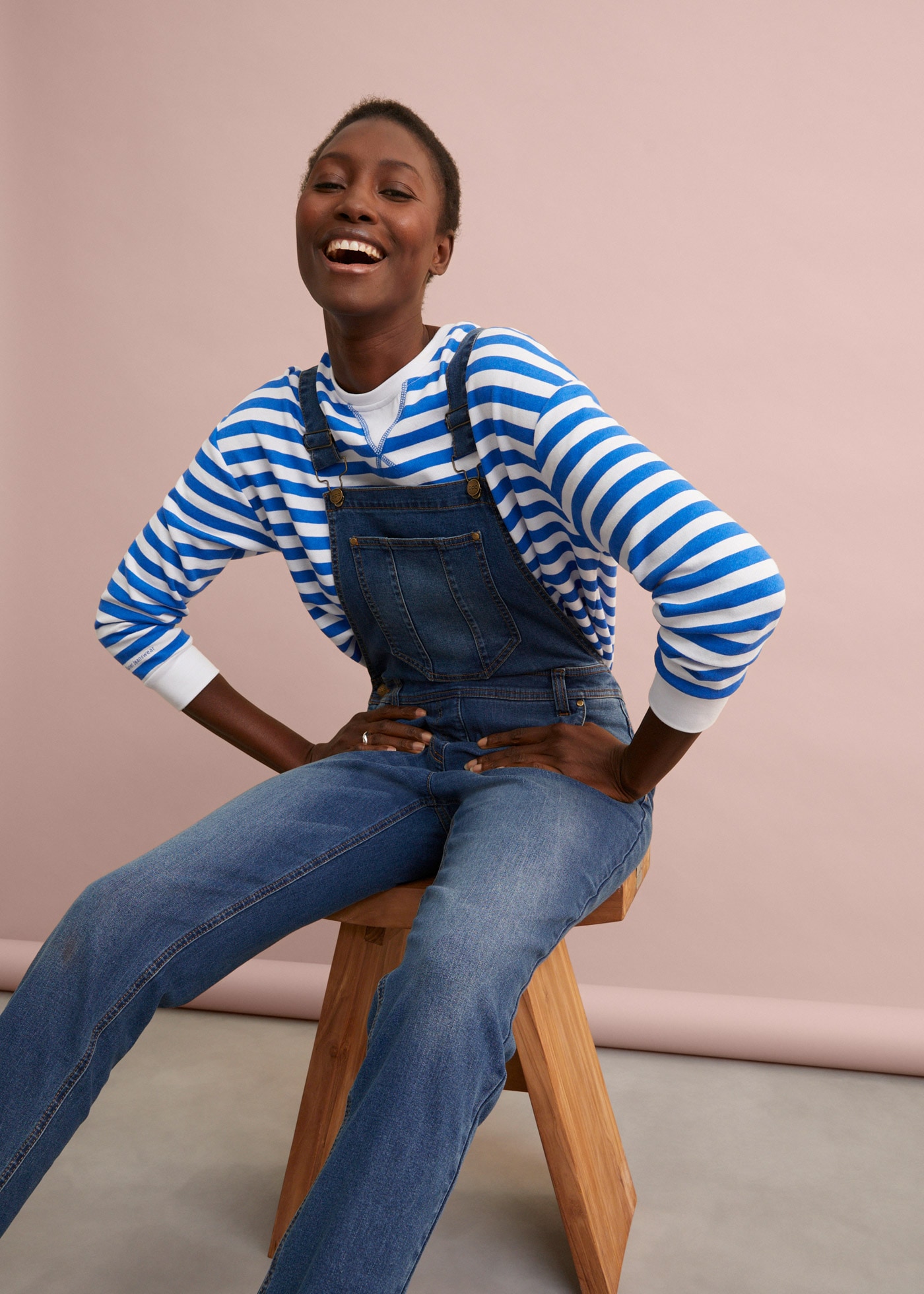 bonprix Jeanslatzhose lockerer loose fit, mit Elasthananteil