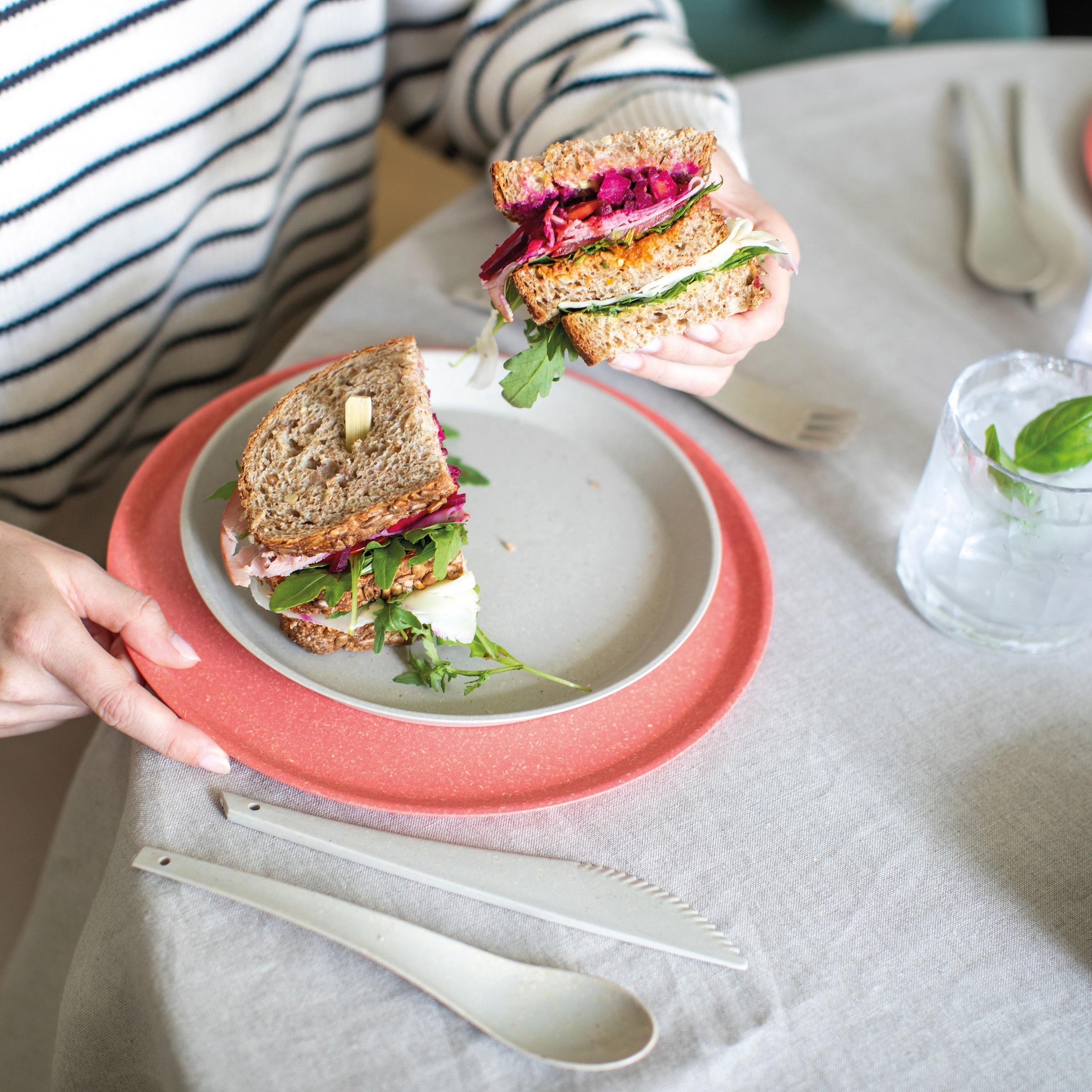 KOZIOL Speiseteller »CONNECT PLATE Ø 20,5 cm, aus biozirkulärem Material« Spülmaschinengeeignet und melaminfrei, Made in Germany