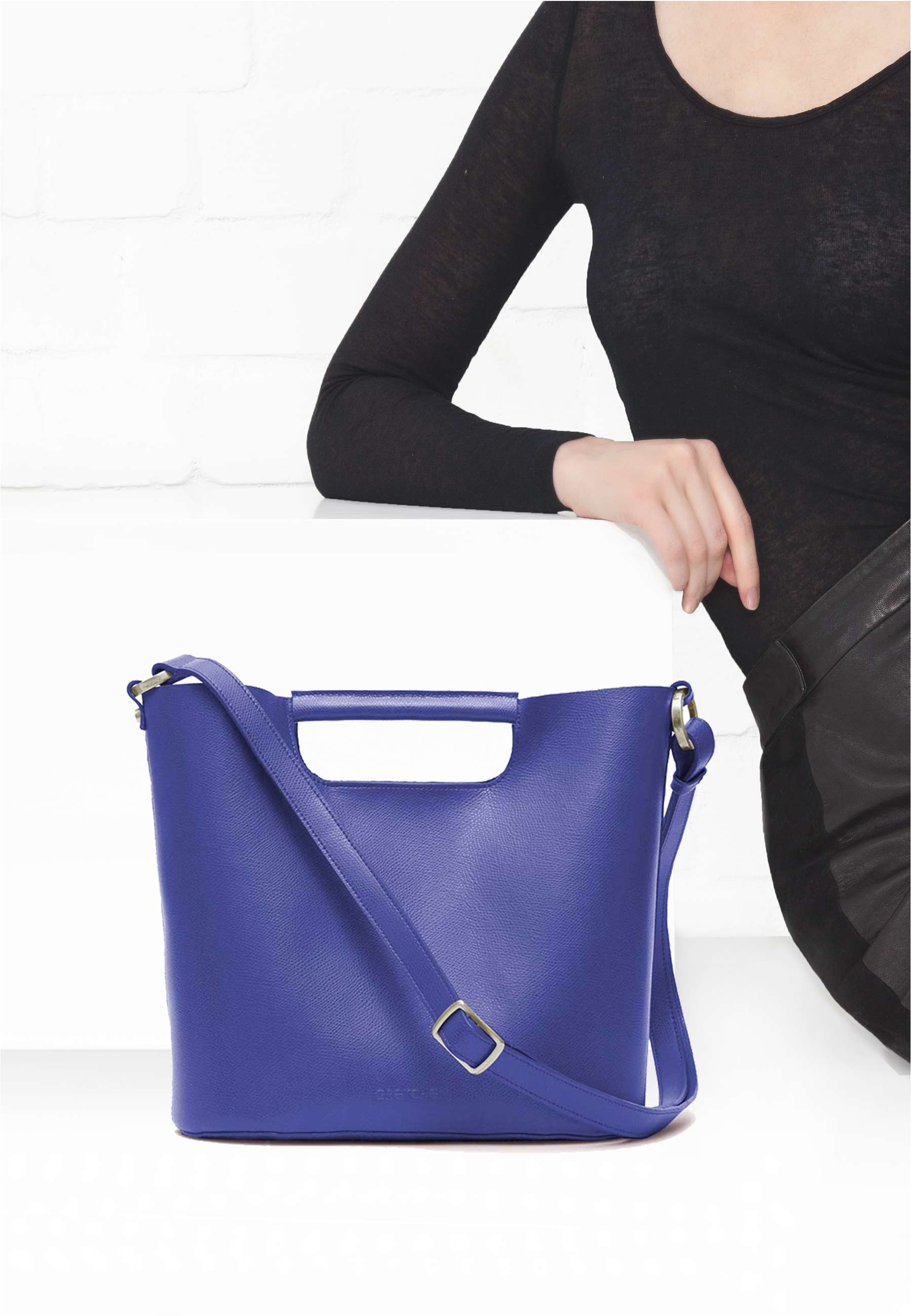 GRETCHEN Schultertasche »Crocus Shoulderbag« aus italienischem Rindsleder