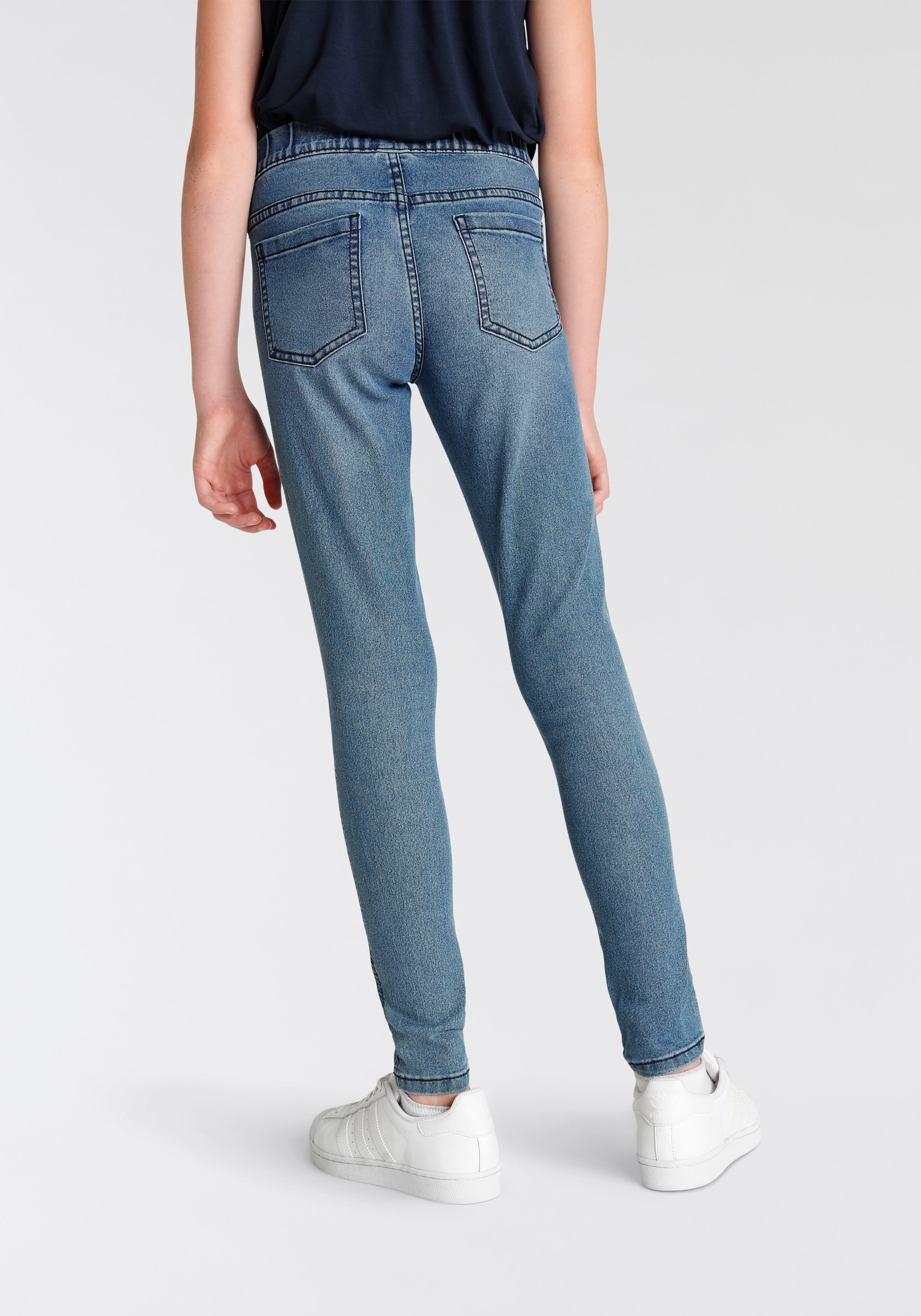 KIDSWORLD Jeansjeggings », Stetch-Jeans mit schmalem Bein« schmale Beinform,  mit Gummizug,  lang,  mit aufgesetzten Taschen