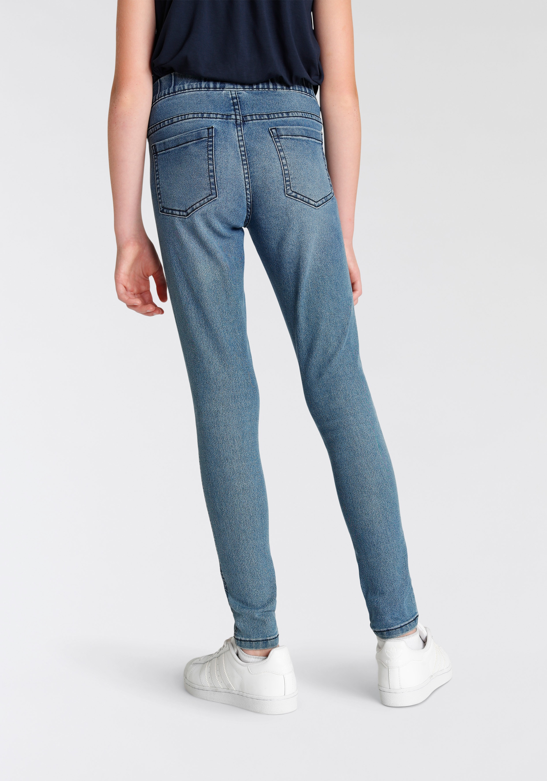 Thumbnail - KIDSWORLD Jeansjeggings ", Stetch-Jeans mit schmalem Bein" schmale Beinform, mit Gummizug, lang, mit aufgesetzten Tasche...