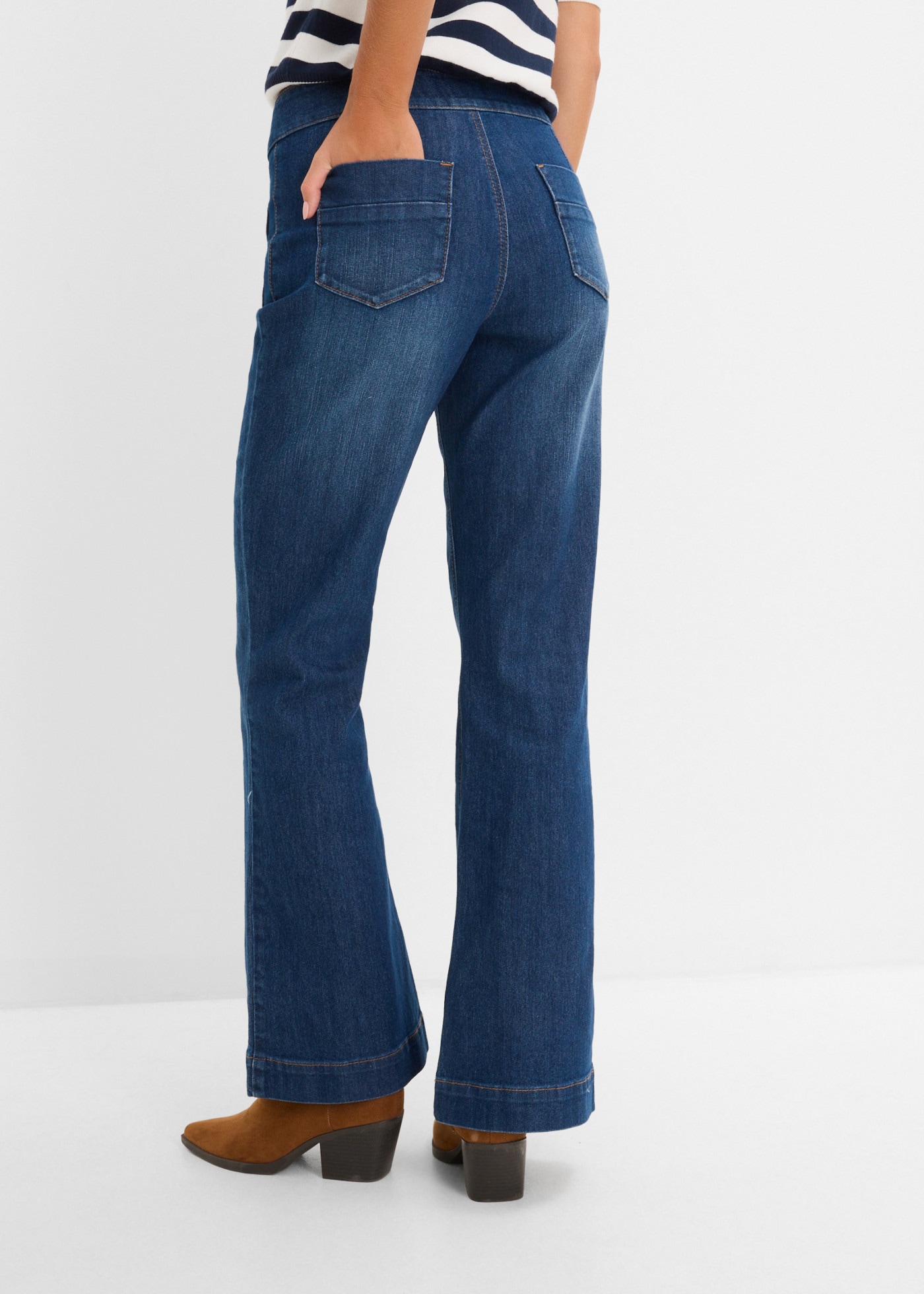 bonprix Schlagjeans mit Mid Waist, Regular Fit, ausgestellte Schlagform, in Used-Optik
