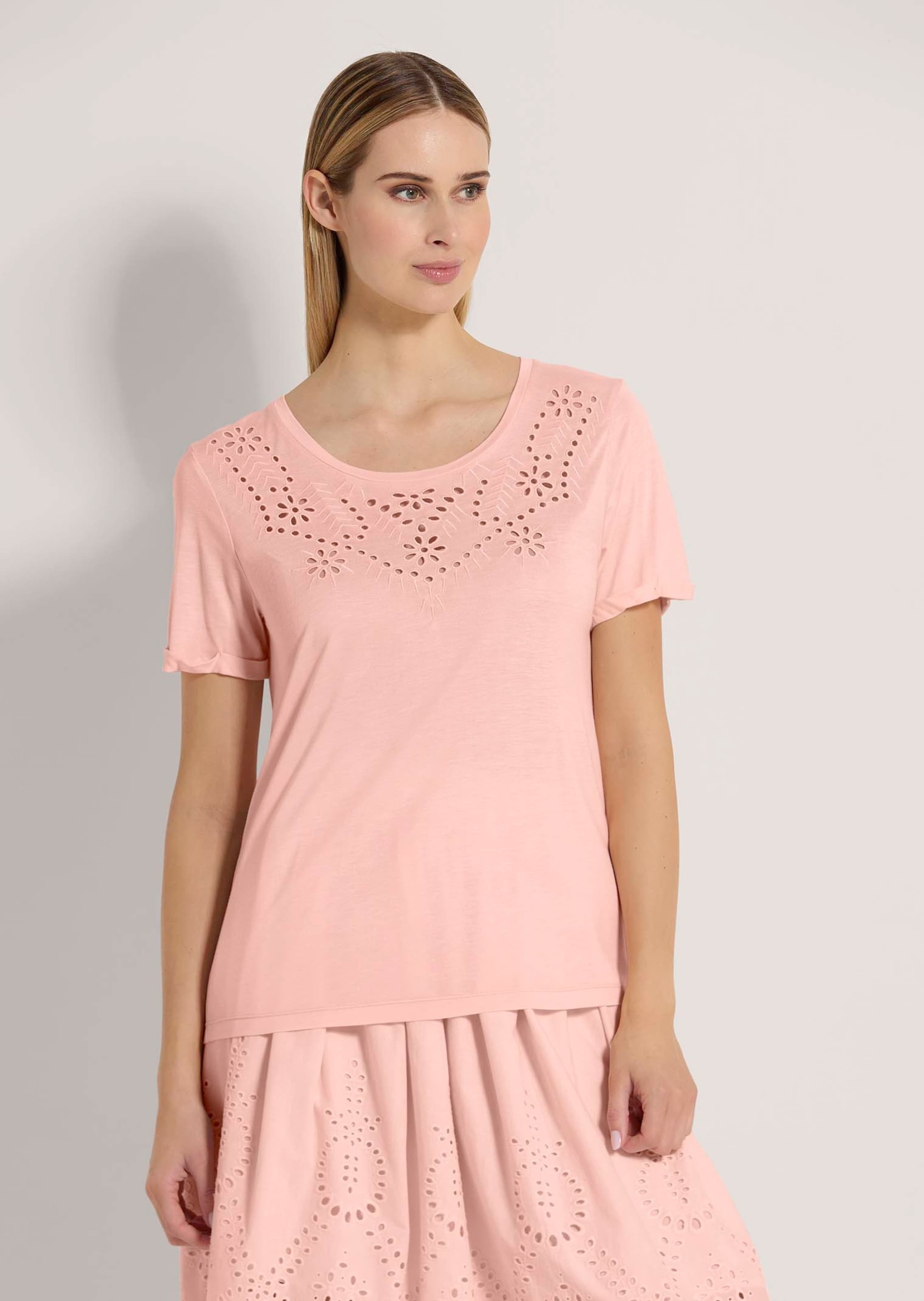 MADELEINE Kurzarmshirt "Shirt Halbarm-Shirt mit Lochstickerei" günstig online kaufen