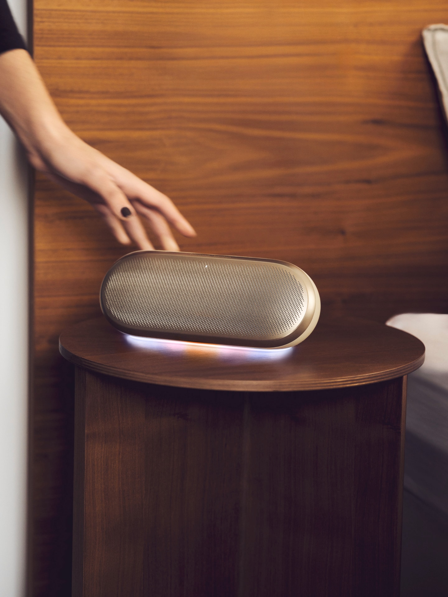 Harman/Kardon Bluetooth-Lautsprecher »LUNA 2« (A2DP Bluetooth | AVRCP Bluetooth | Bluetooth Lautstärkeregelung ) Kabelloser Bluetooth-Lautsprecher
