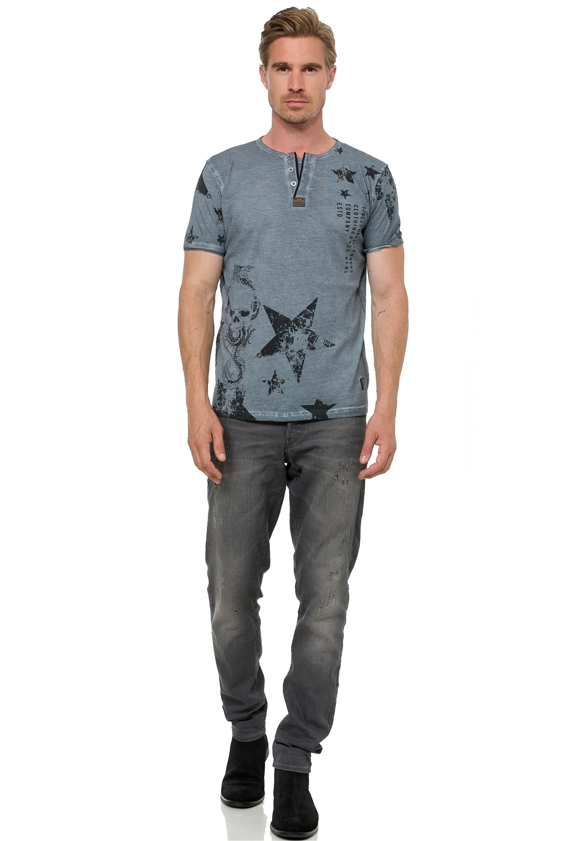 Rusty Neal T-Shirt mit Skull-Print und Knopleiste günstig online kaufen