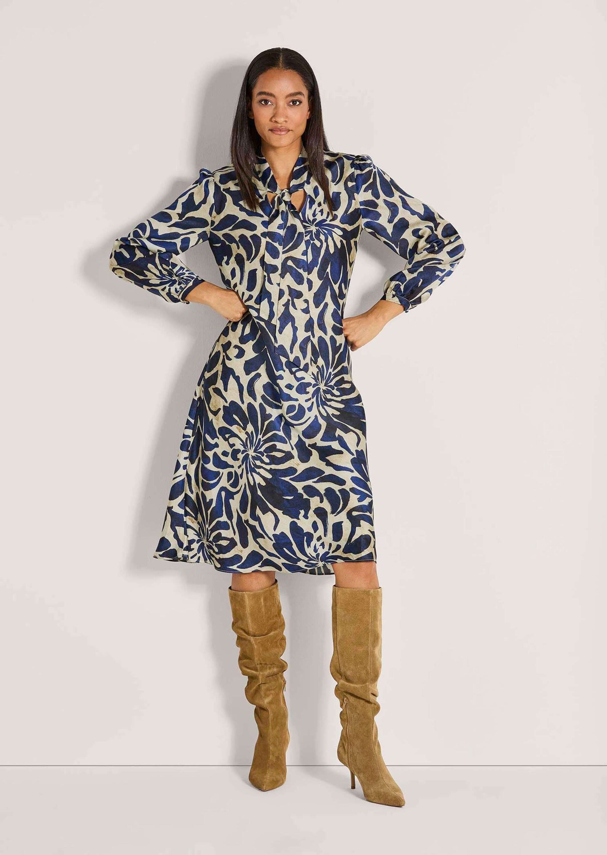 Thumbnail - MADELEINE Sommerkleid "Kleid Elegantes Viskosekleid mit Blumenmuster" Mit Schluppenband