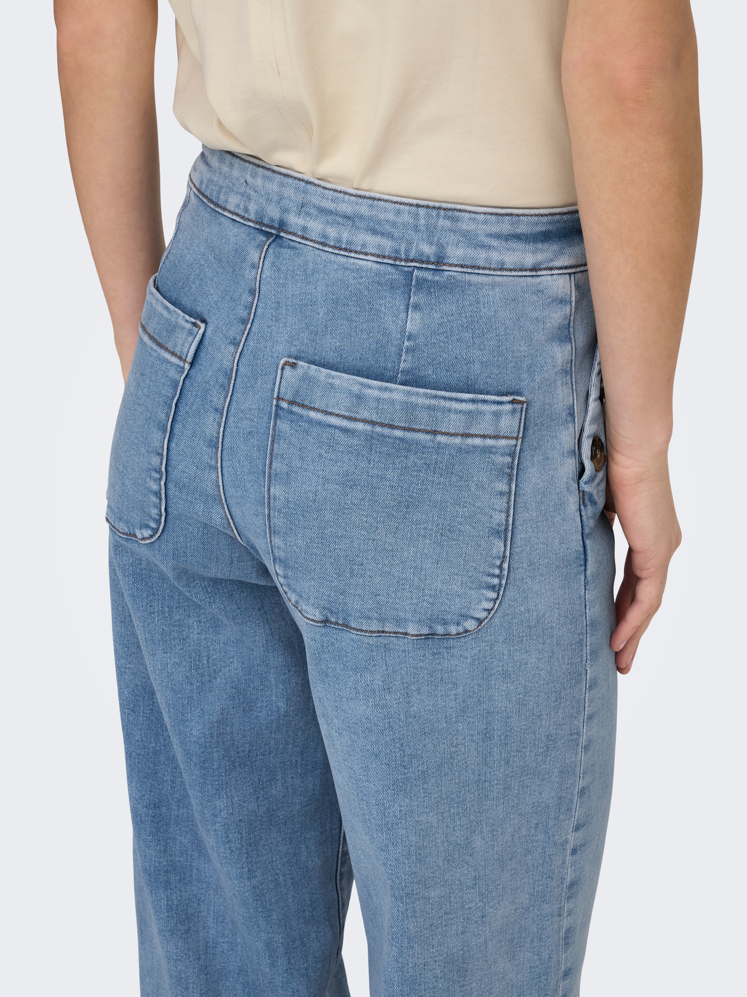 ONLY High-waist-Jeans "ONLMADISON HW BUTTON WIDE DNM GEN223NOOS" mit Knopf günstig online kaufen