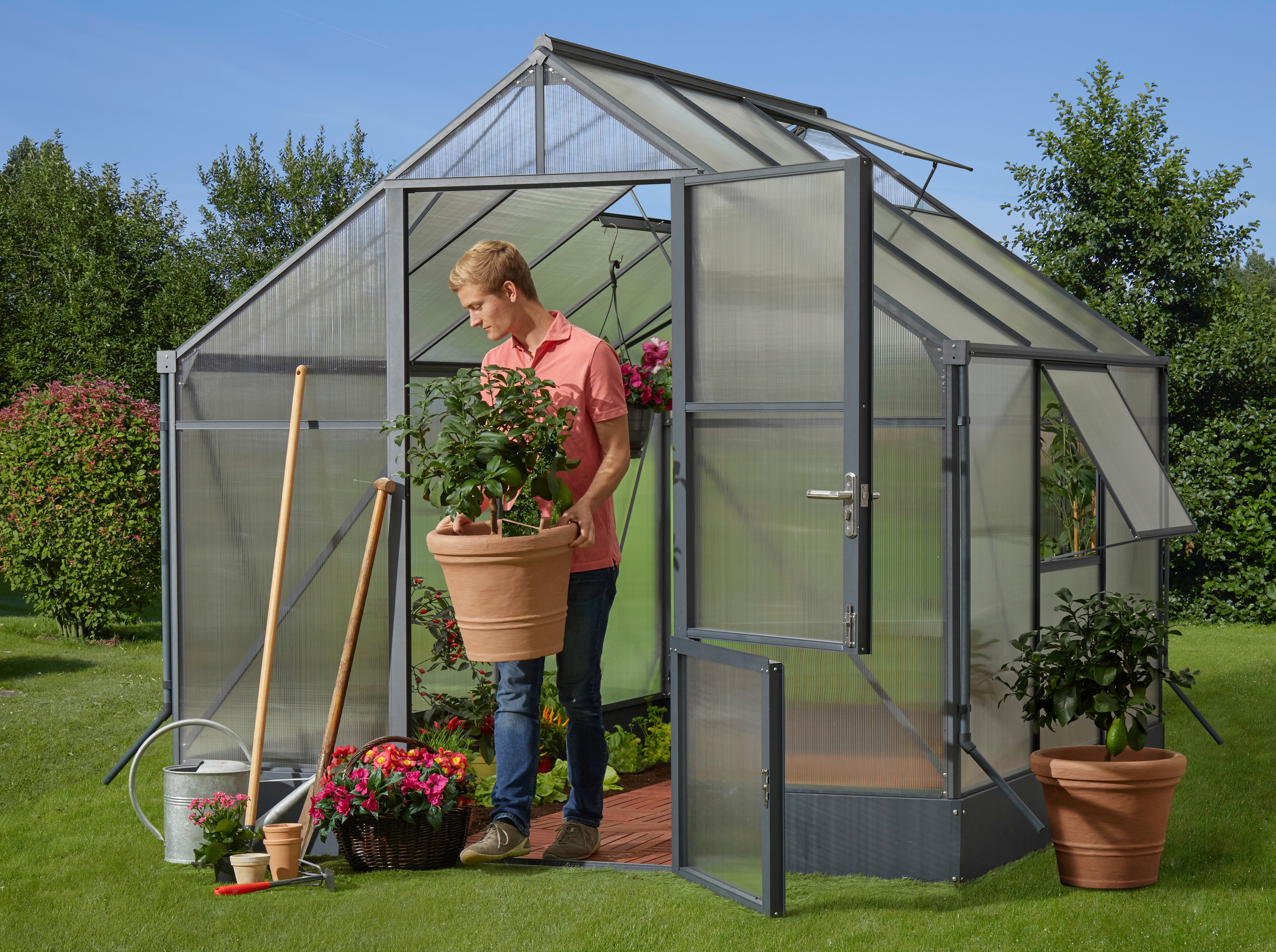 KONIFERA Gewächshaus ""Genova" aus 6 mm Hohlkammerplatten aus UV-stabilisiertem Polycarbonat" mit hohem Bodenrahmen, Dachfenster, Regenrinne und Regenfallrohr