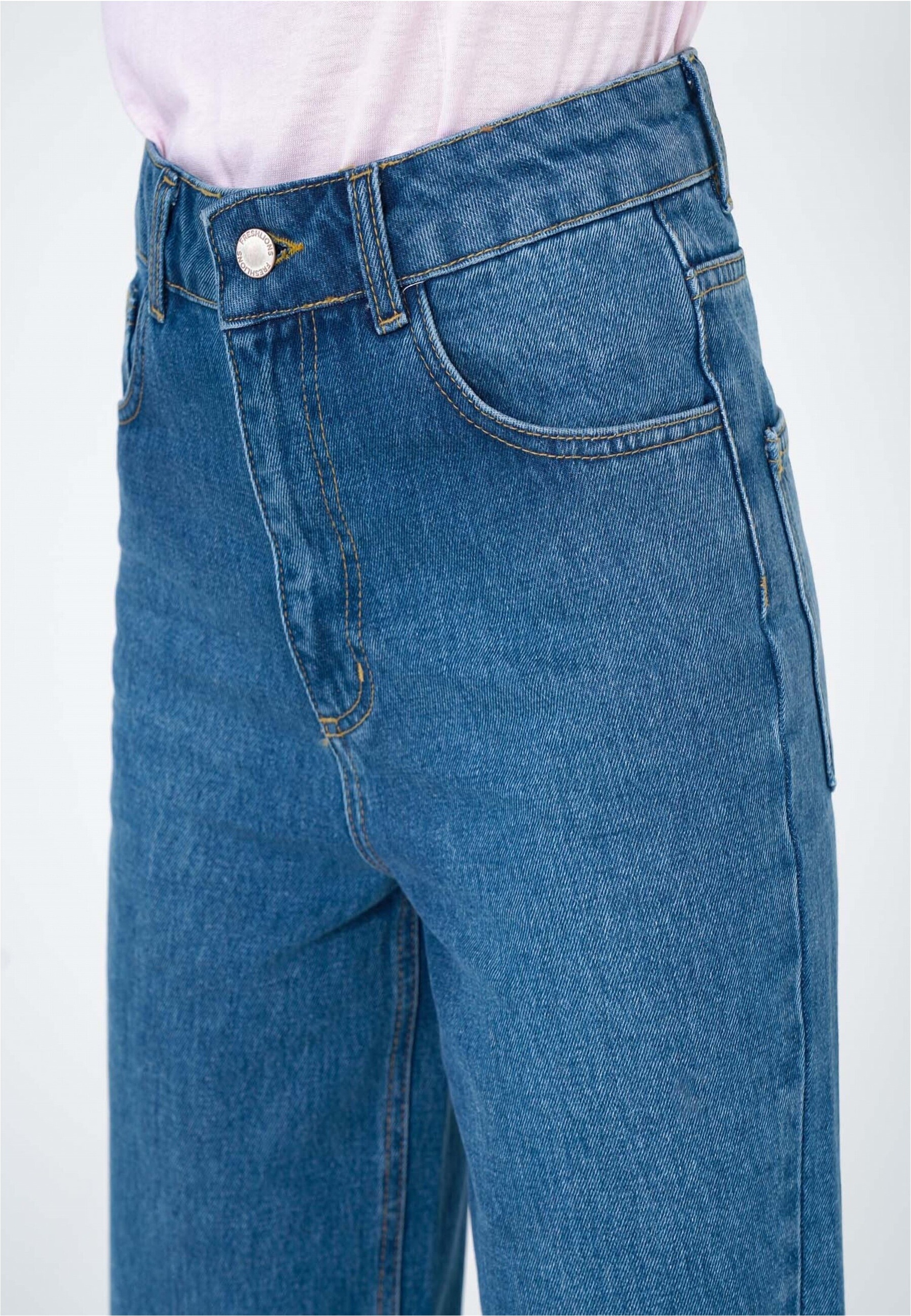 freshlions Bequeme Jeans »Sofia«, mit ausgestelltem Bein