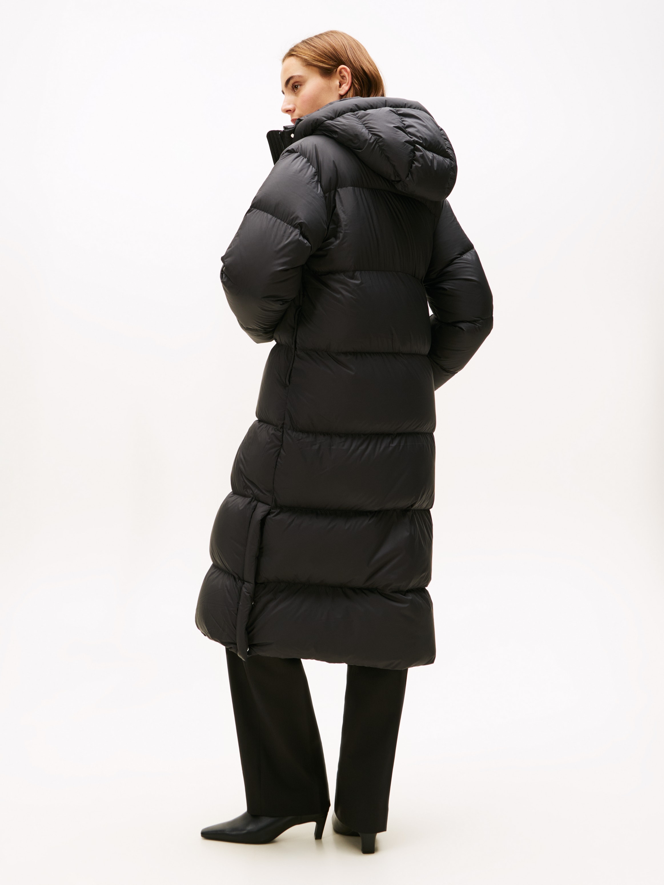Tommy Hilfiger Daunenmantel »MODERN DOWN REG MAXI COAT«, mit wärmenden Daunen gefüttert