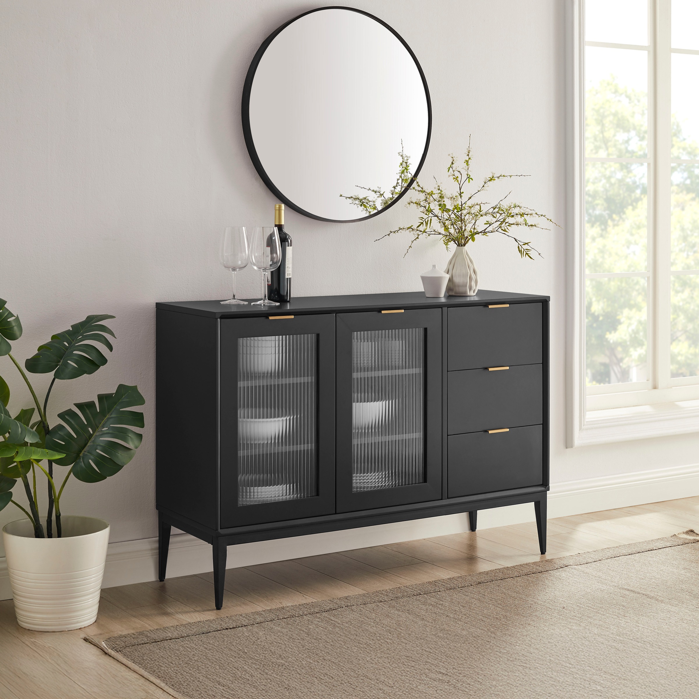 Leonique Sideboard »Lavisha« FSC-zertifiziertes Holz kombiniert Melamin, verchromten Metallgriffen