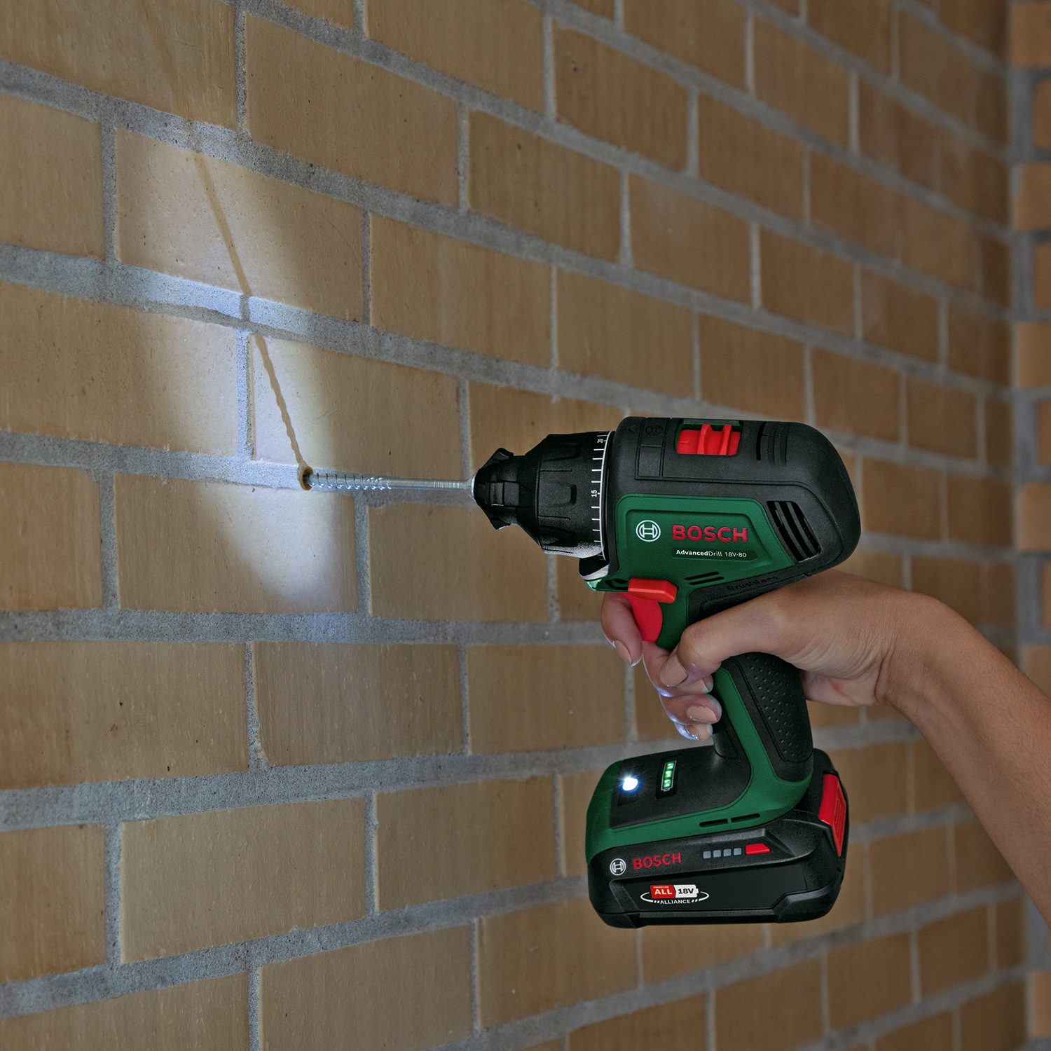 Bosch Home & Garden Akku-Bohrschrauber »»AdvancedDrill 18V-80 QuickSnap««, Inkl. 2x Akku PBA 18V 2,5Ah und Ladegerät