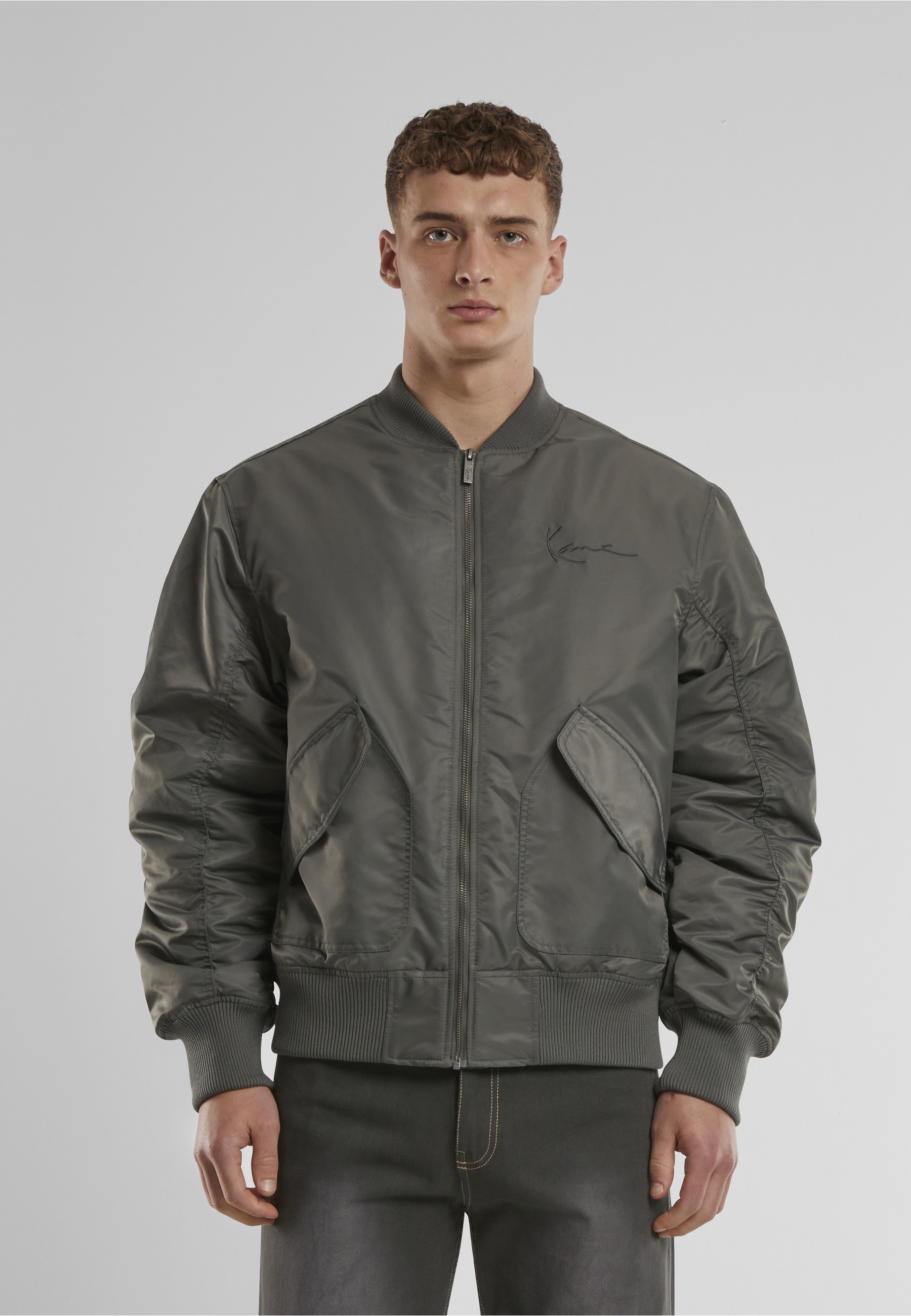 Karl Kani Bomberjacke »Karl Kani Karl Kani Small Signature Distressed Bomber Jacket« 1 Stk. tlg. ohne Kapuze