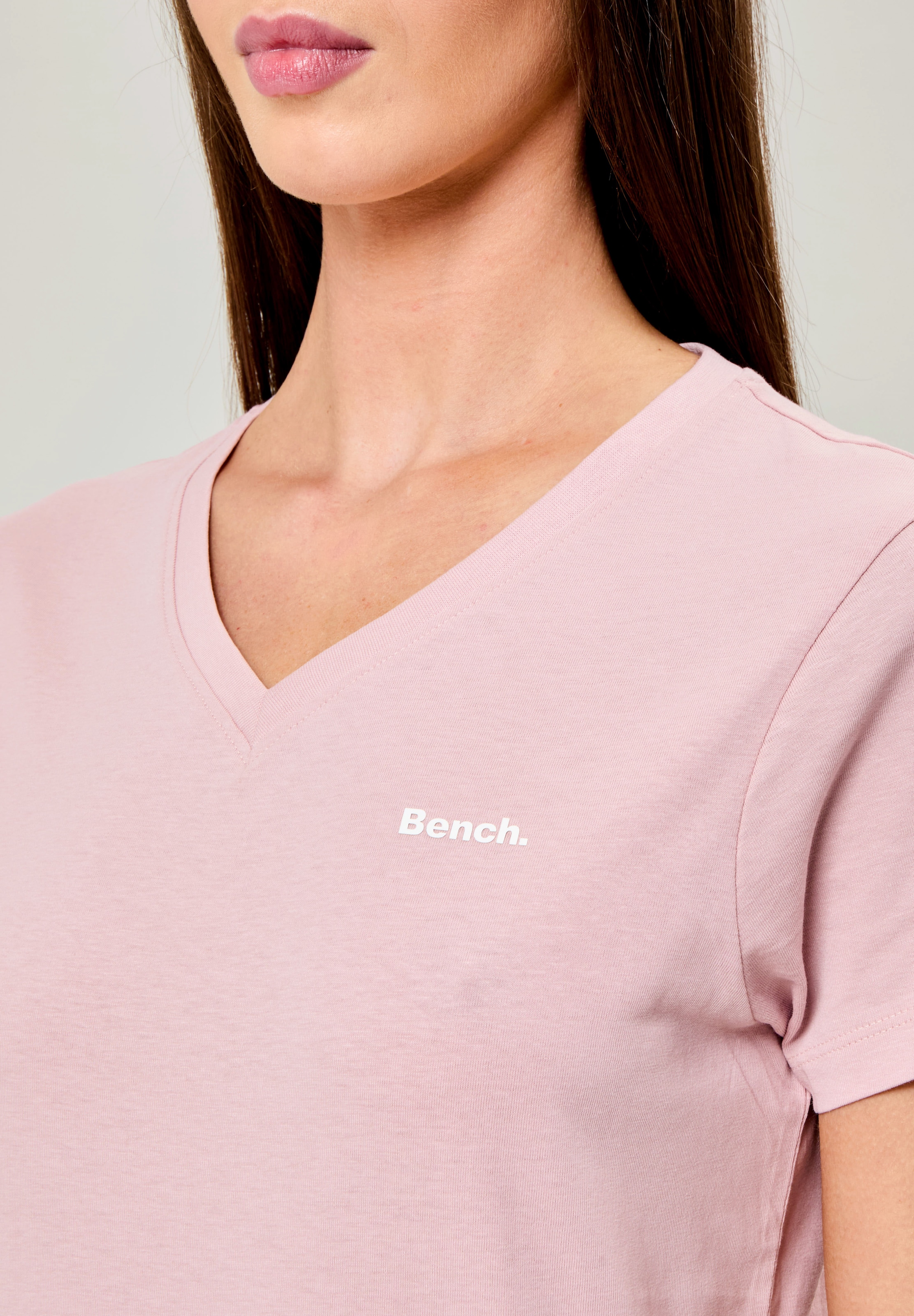 Bench. V-Shirt »BELLATRIX«