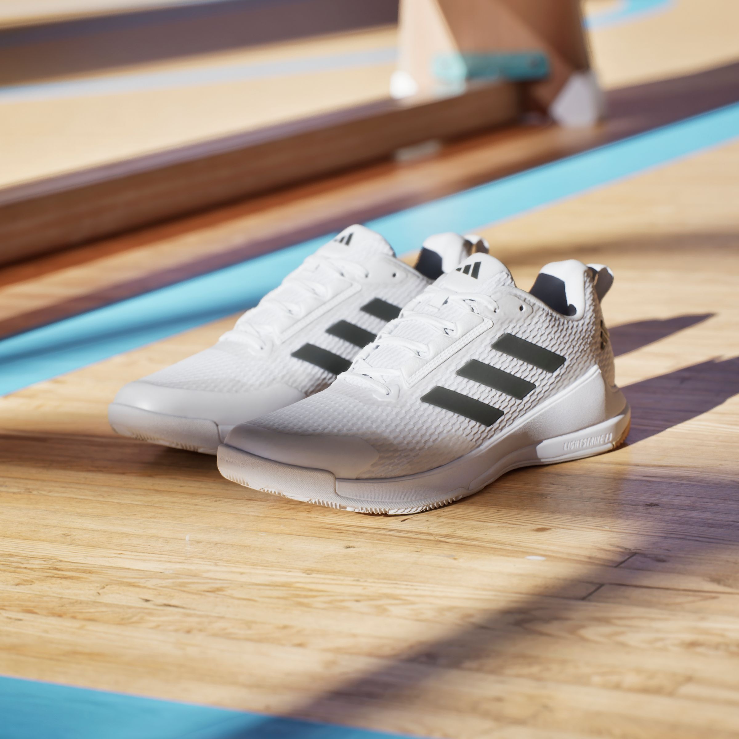 adidas Performance Hallenschuh »NOVAFLIGHT 2 INDOOR«, besonders geeignet für Volleyball