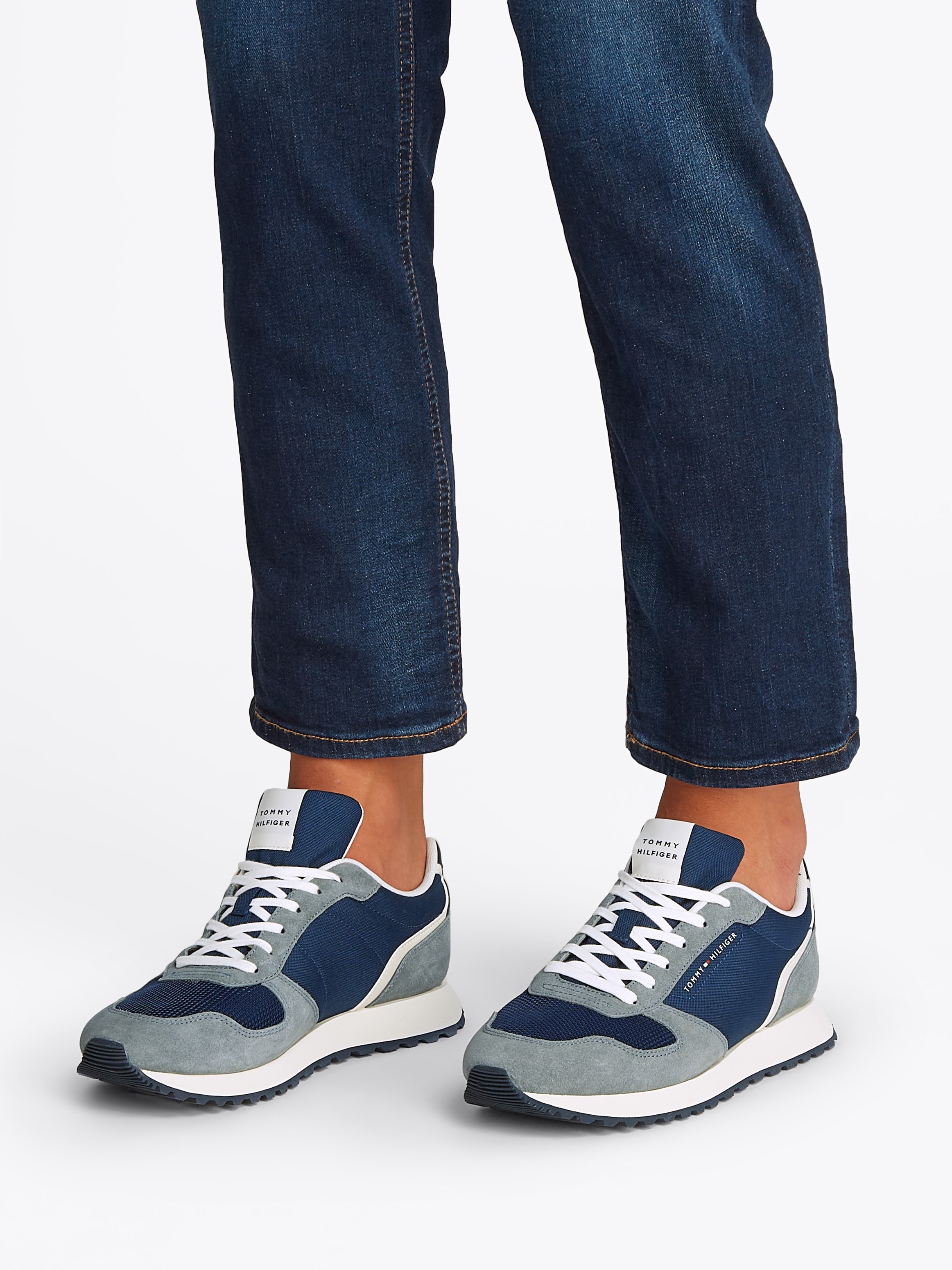 Tommy Hilfiger Sneaker »NEW RUNNER EVA MIX«, Freizeitschuh, Halbschuh, Schnürschuh mit Kontrastbesätzen