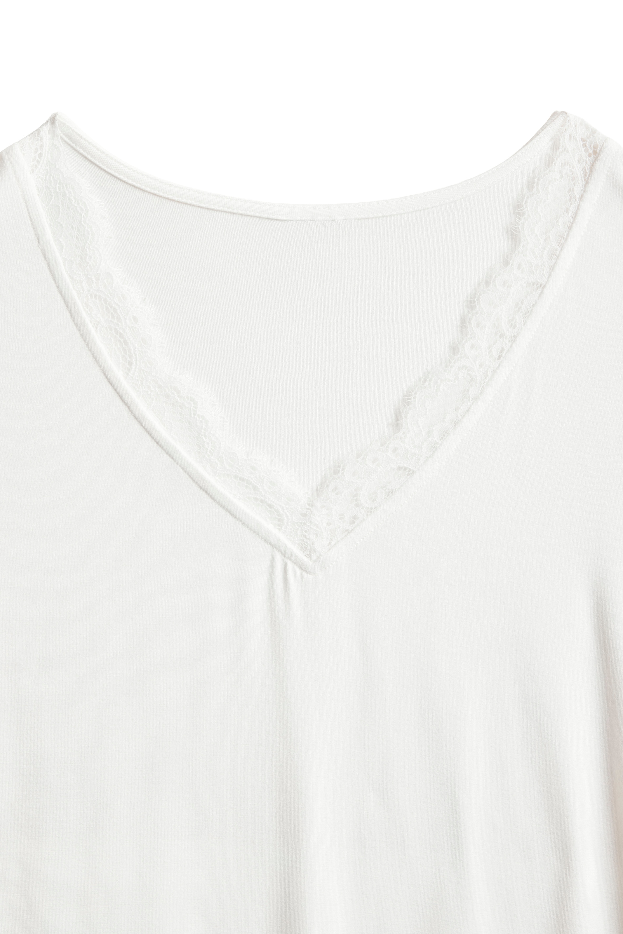LASCANA V-Shirt »mit Spitze« aus angenehmer Viskose-Qualität