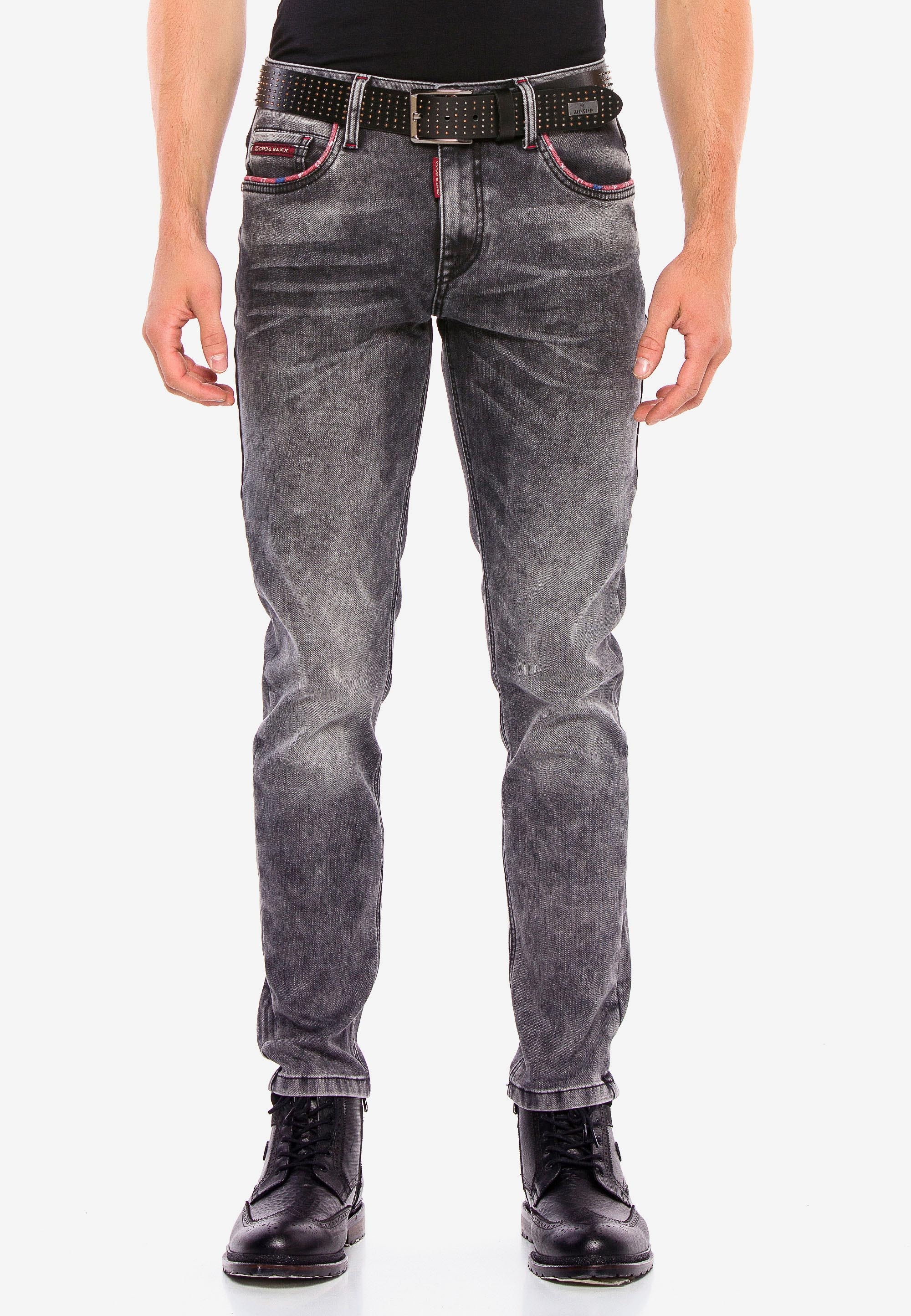 Cipo & Baxx Bequeme Jeans, mit trendigen Zierelementen