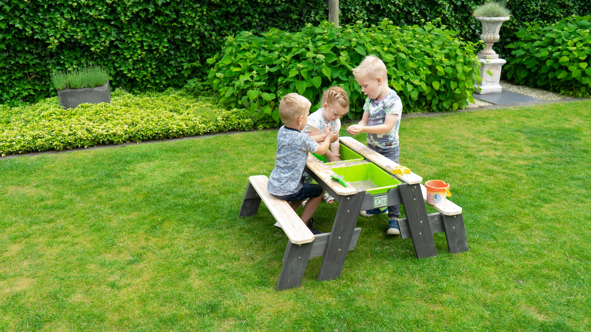 EXIT Spieltisch »Aksent«, mit 2 Bänke; FSC® - schützt Wald - weltweit