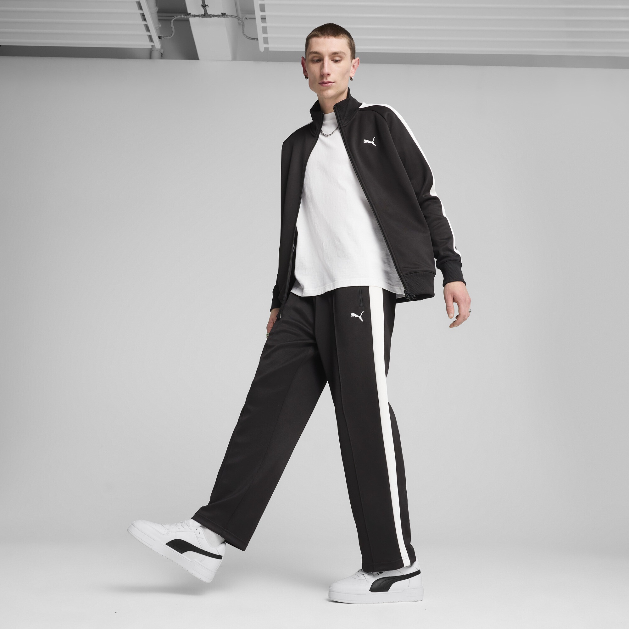 PUMA Sporthose »T7 ALWAYS ON Relaxed Trainingshose Herren«