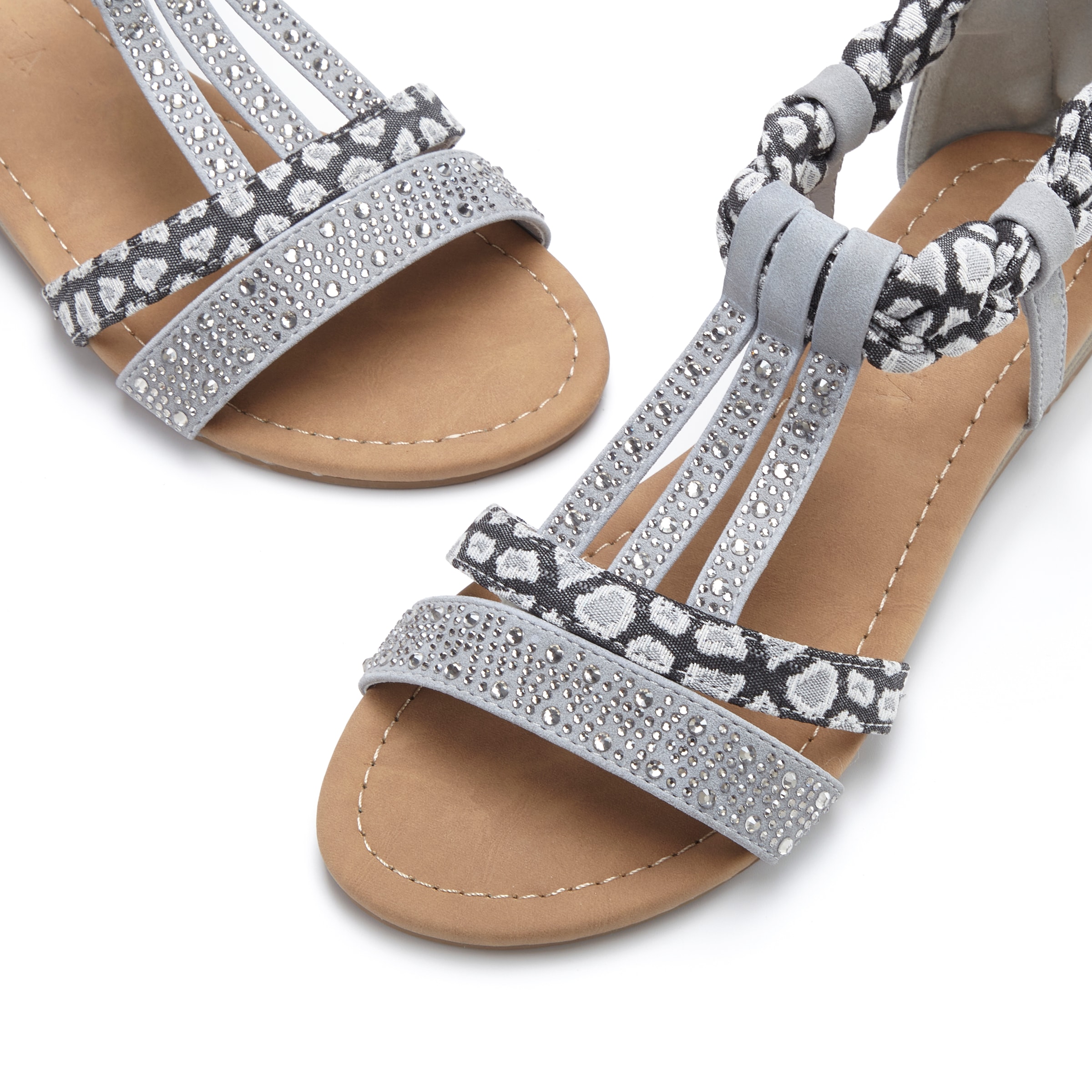 LASCANA Sandale »Sommerschuh, Sandalette,«  mit Verzierung und kleinem Keilabsatz im Festival-Look VEGAN