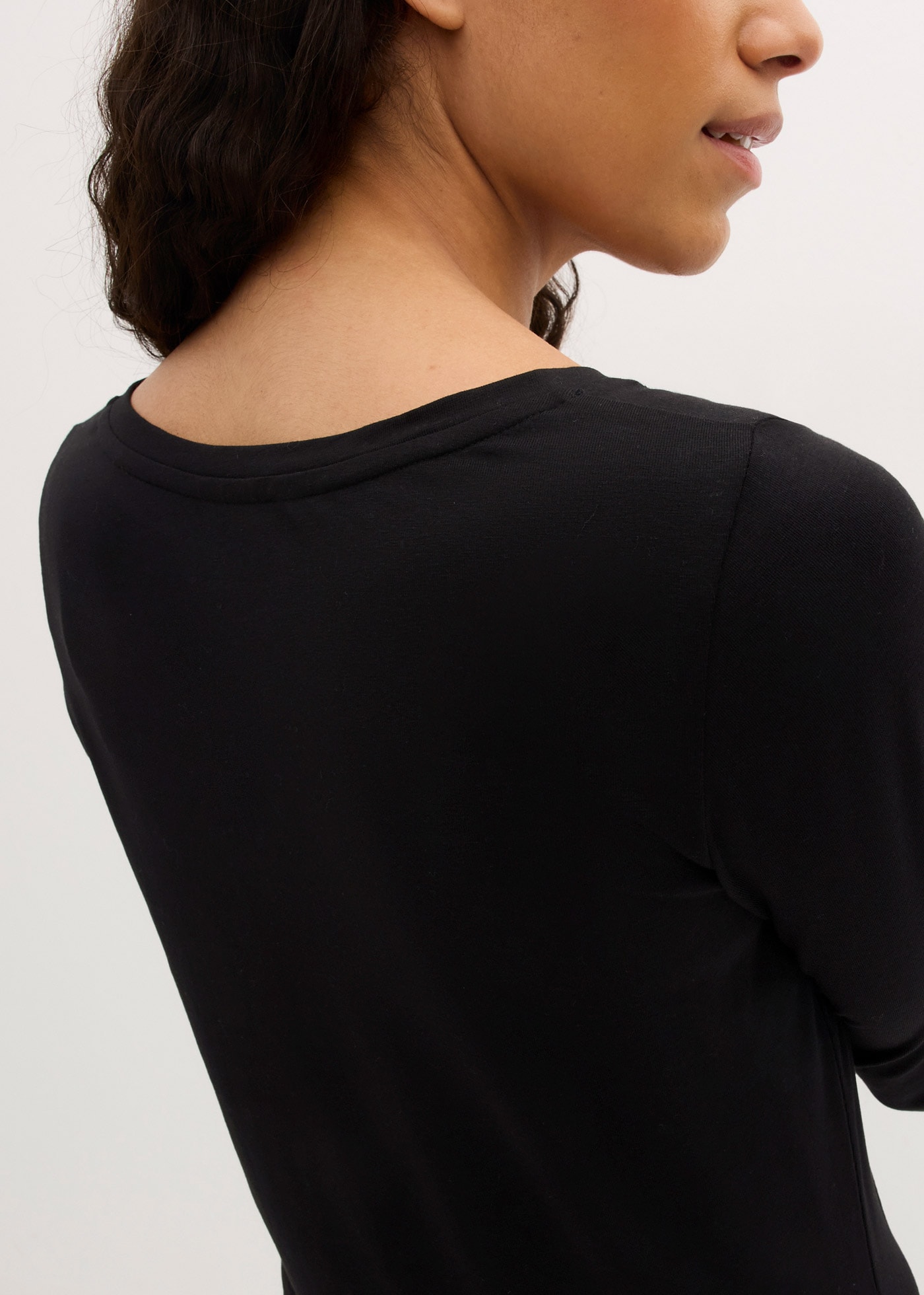 bonprix Jerseykleid »Jerseykleid aus Viskose (2er Pack)« Packung, 2, 2 Stk. tlg. im 2er Pack, mit V-Ausschnitt