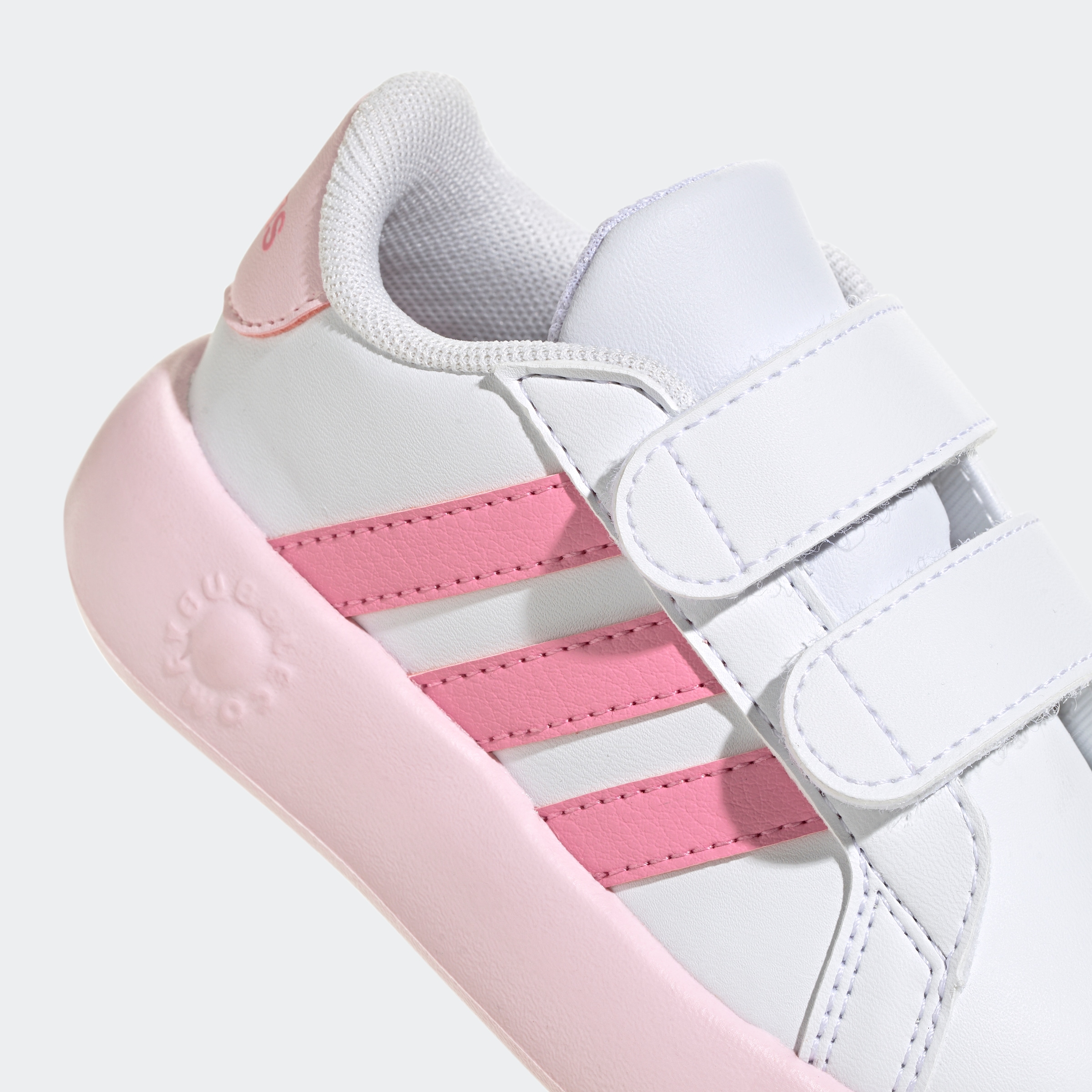 adidas Sportswear Klettschuh »GRAND COURT 2.0 KIDS«, Design auf den Spuren des adidas Superstar, für Kinder