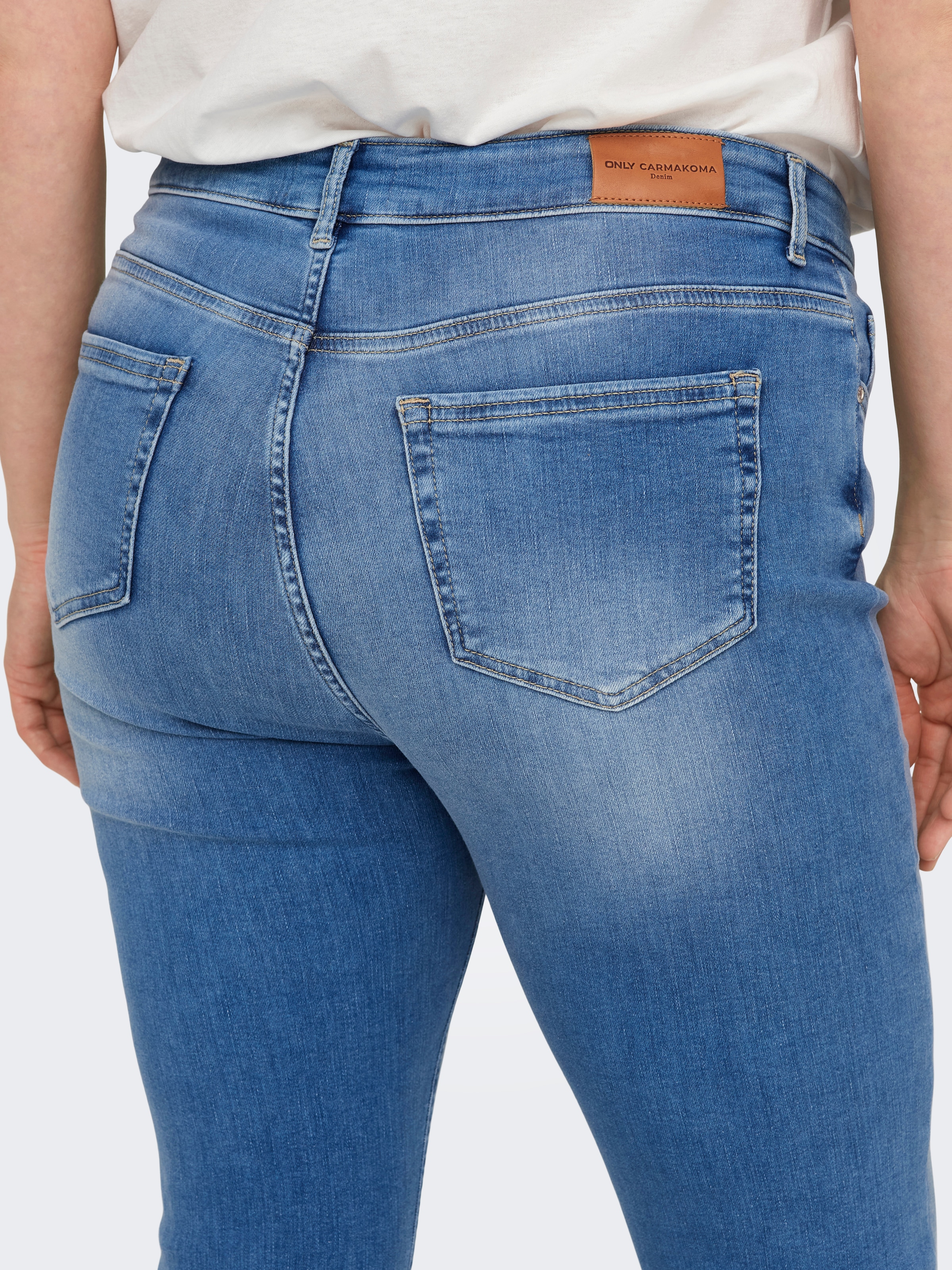 ONLY CARMAKOMA Caprijeans »CARWILLY REG CAPRI«